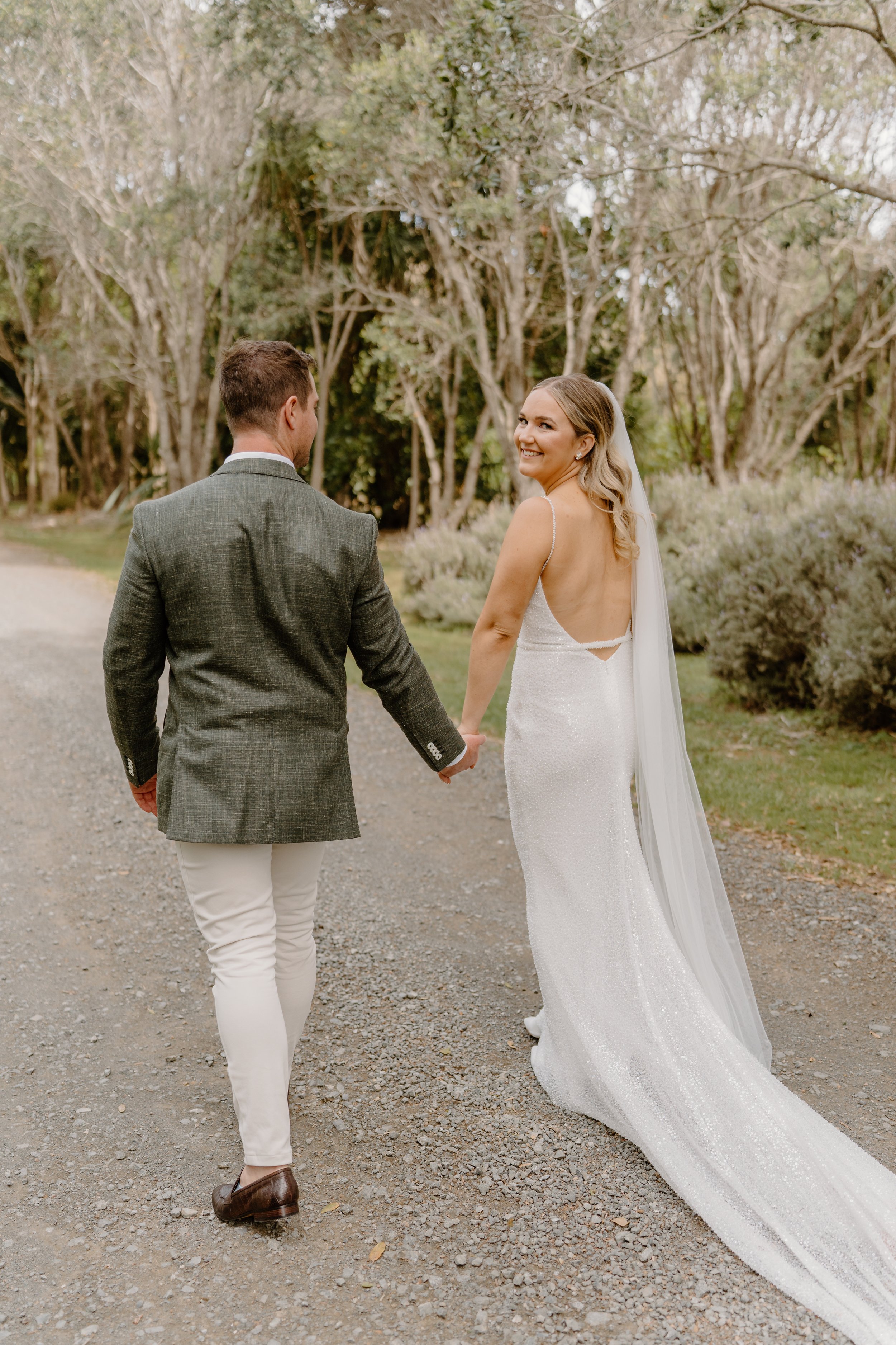 MAN-O'-WARN-WEDDING-WAIHEKE-ISLAND-PHOTOGRAPHER-AARON-COURTNEY51.jpg