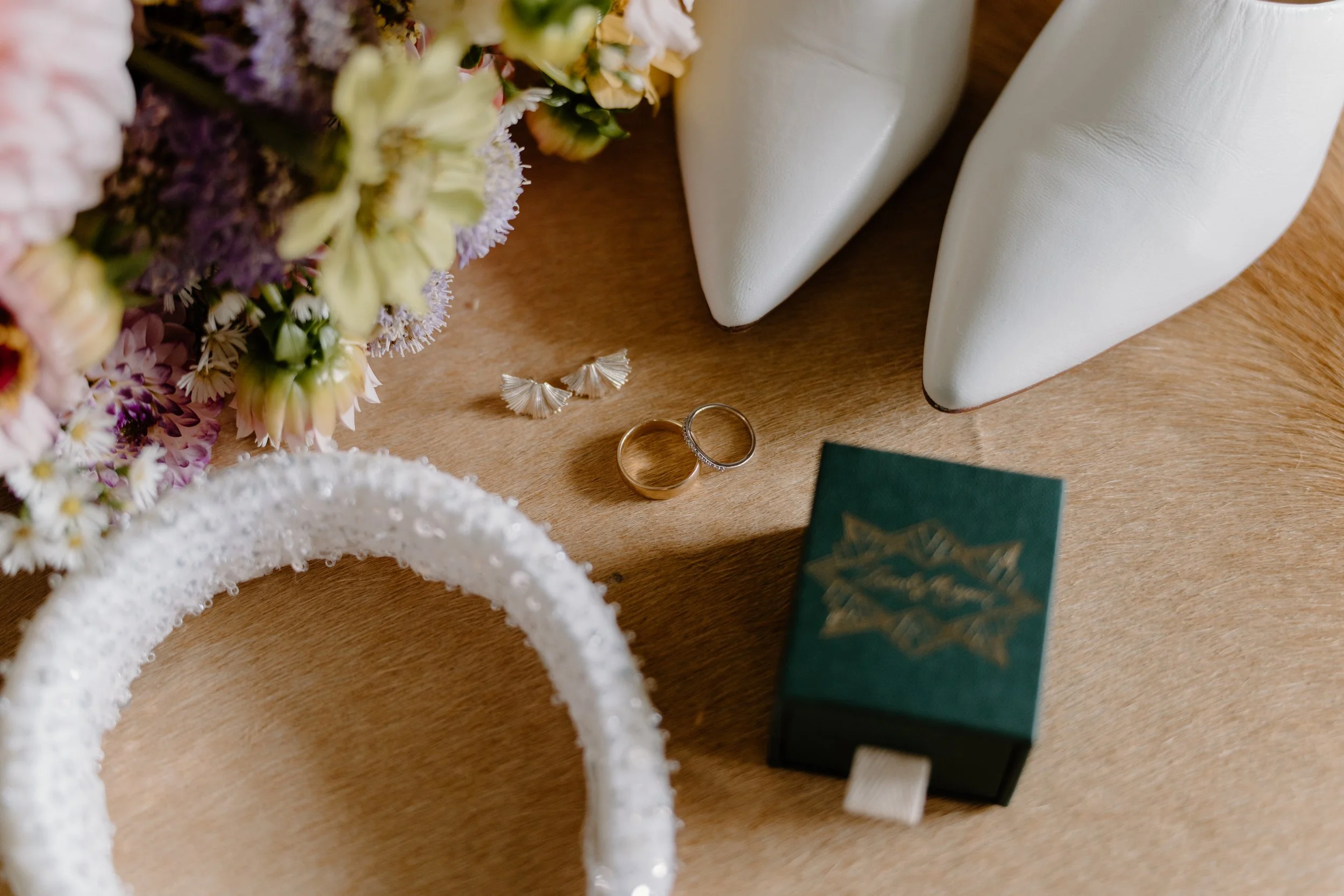 MAN-O'-WARN-WEDDING-WAIHEKE-ISLAND-PHOTOGRAPHER-AARON-COURTNEY2.jpg