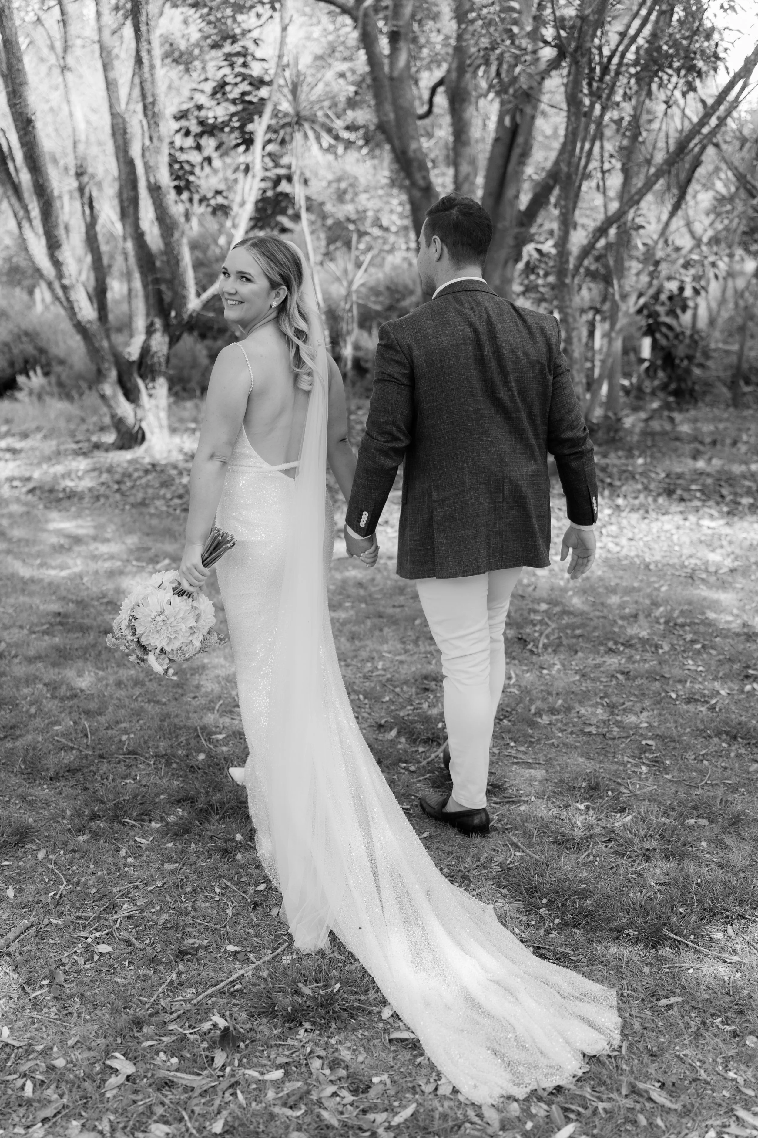 MAN-O'-WARN-WEDDING-WAIHEKE-ISLAND-PHOTOGRAPHER-AARON-COURTNEY48.jpg