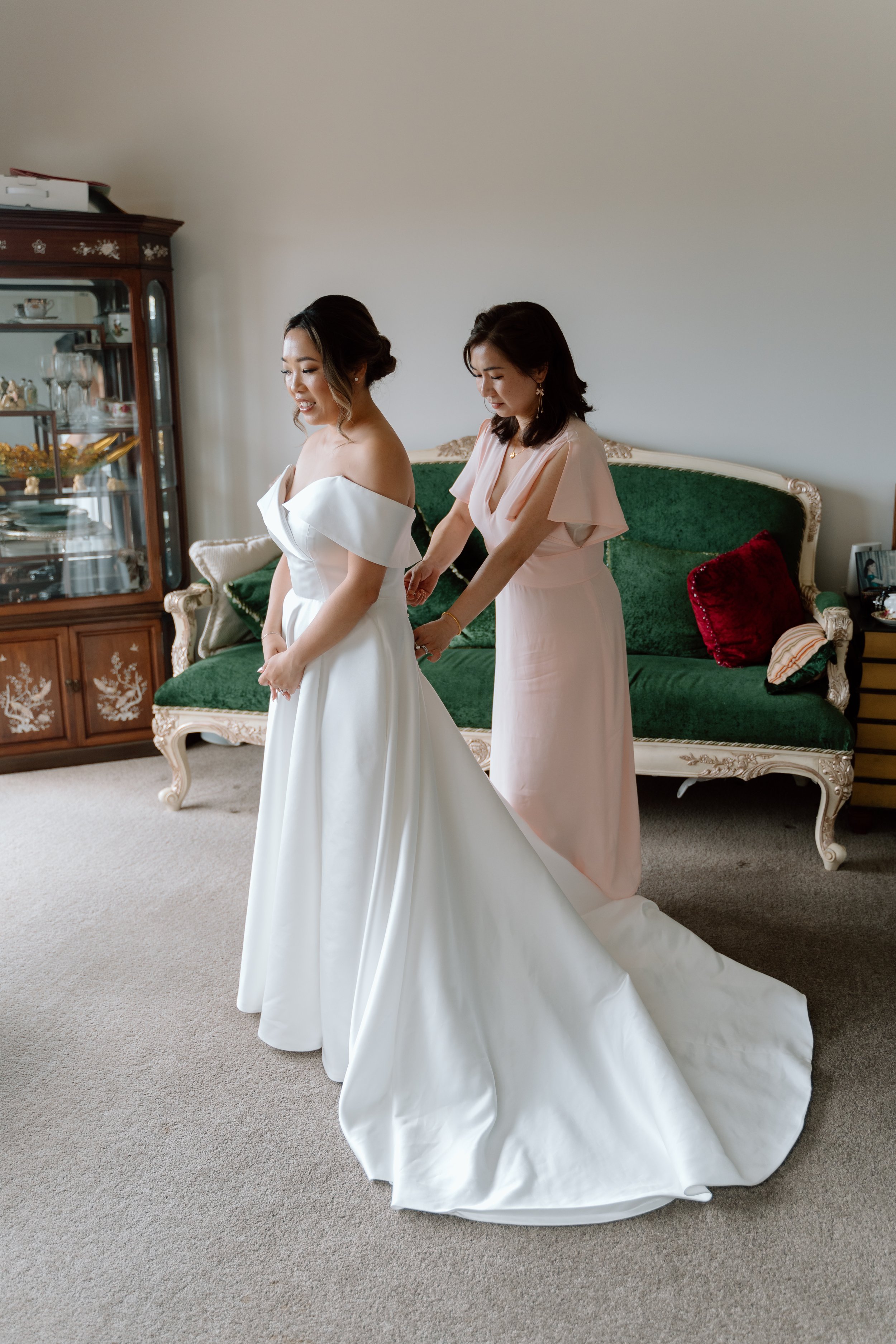 Mikki+Emily_Hunting-Lodge-Auckland-Wedding-Photographer39.jpg