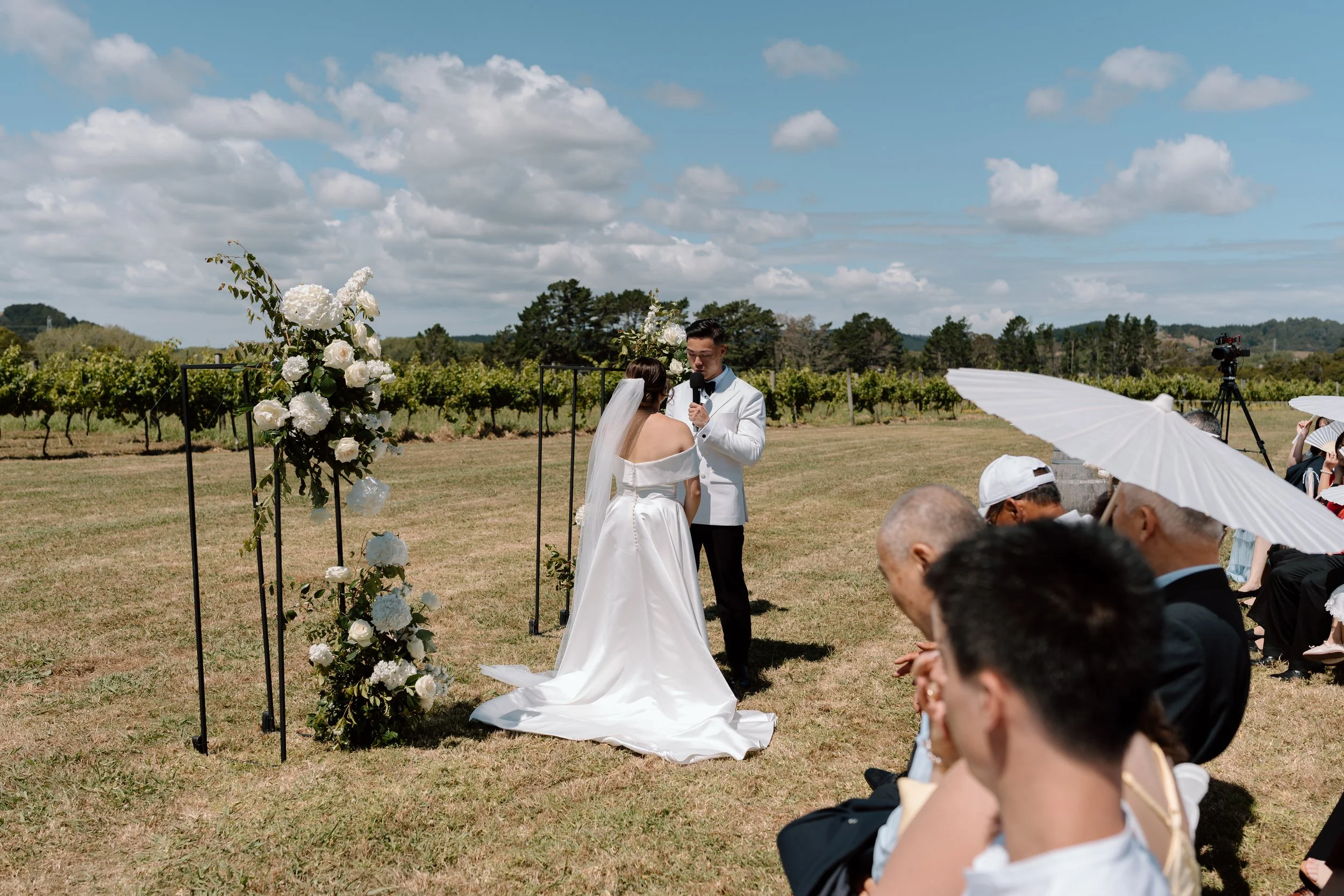 Mikki+Emily_Hunting-Lodge-Auckland-Wedding-Photographer83.jpg
