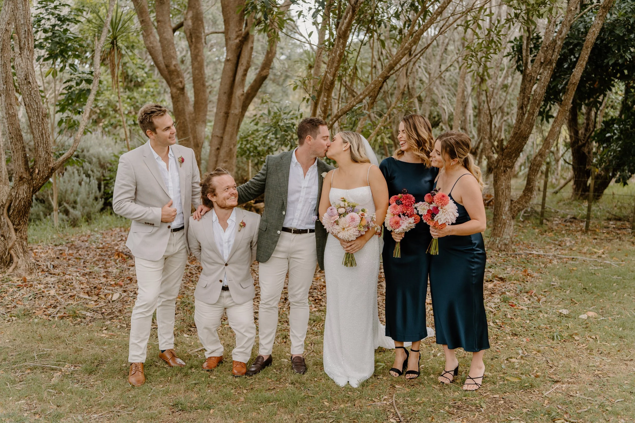 MAN-O'-WARN-WEDDING-WAIHEKE-ISLAND-PHOTOGRAPHER-AARON-COURTNEY44.jpg