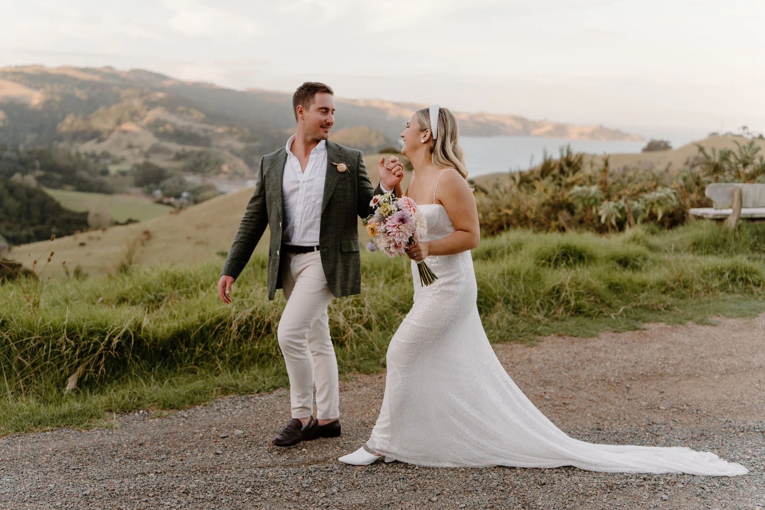 MAN-O'-WARN-WEDDING-WAIHEKE-ISLAND-PHOTOGRAPHER-AARON-COURTNEY105.jpg