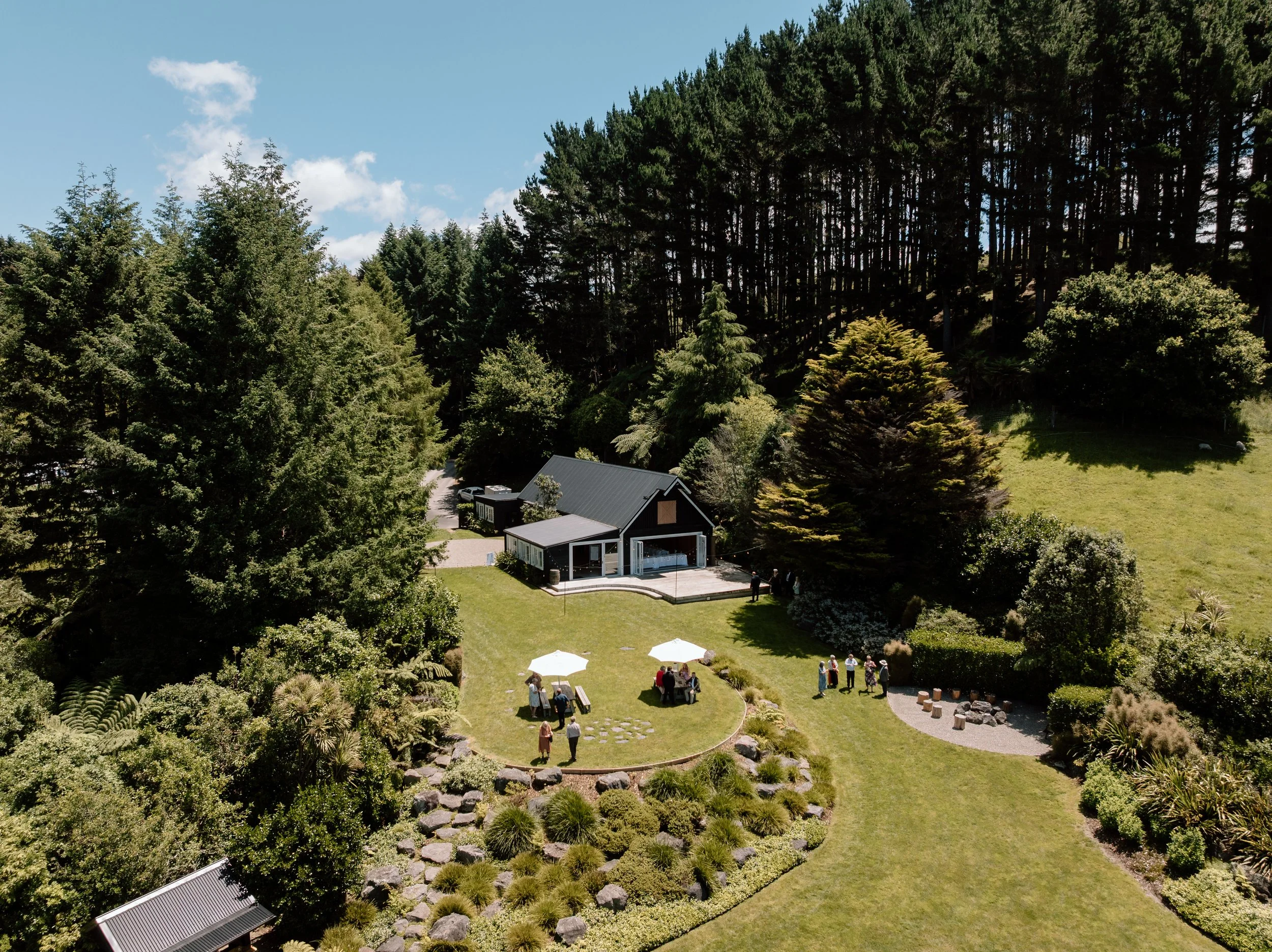 The-Black-Barn-Lake-Tarawera-Wedding-Venue-Rotorua-Jess-David2.jpg