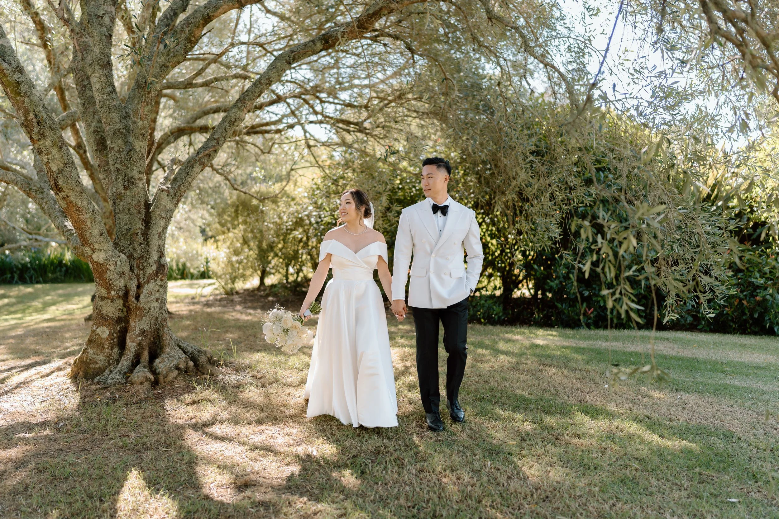 Mikki+Emily_Hunting-Lodge-Auckland-Wedding-Photographer122.jpg