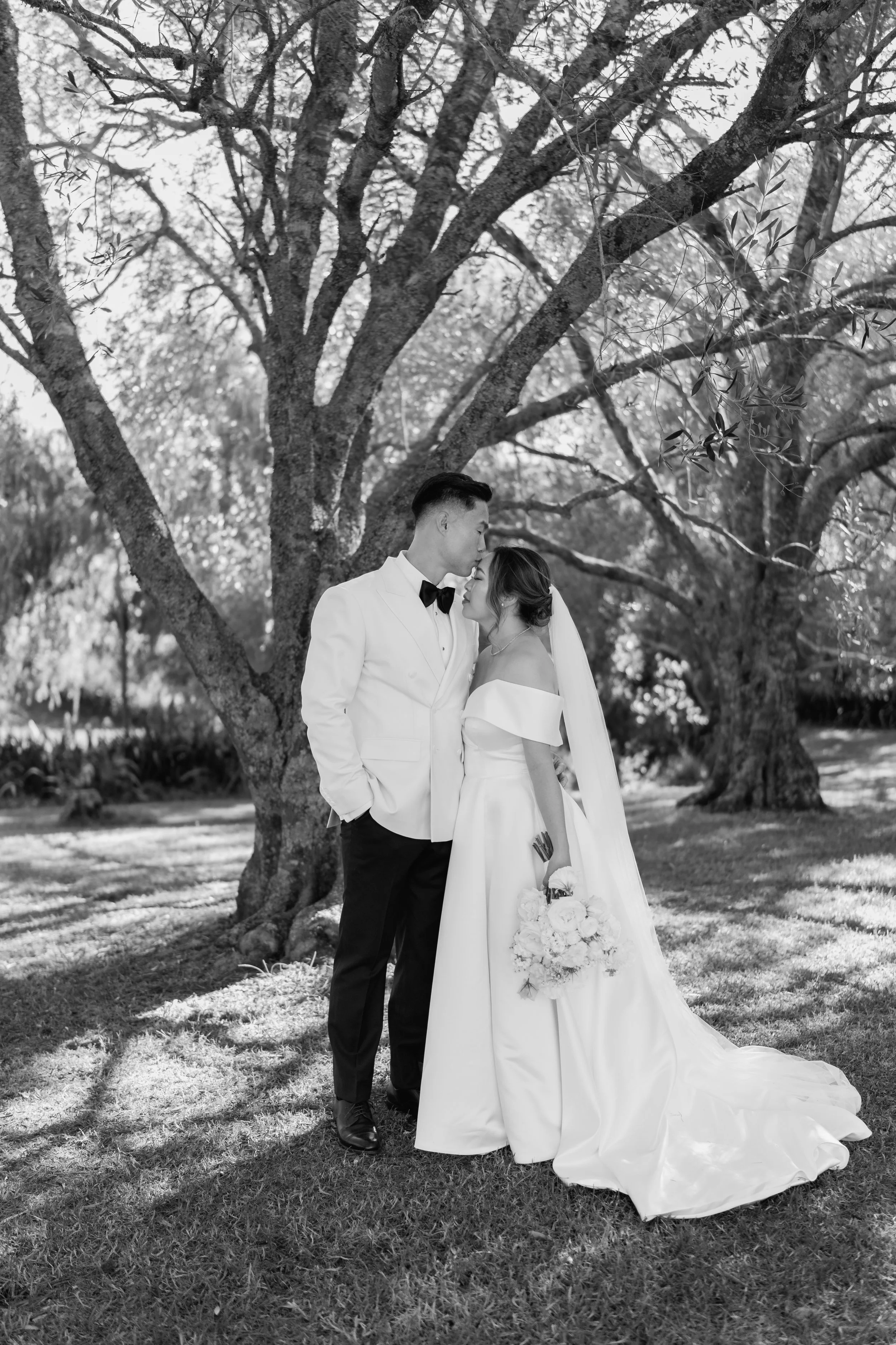 Mikki+Emily_Hunting-Lodge-Auckland-Wedding-Photographer115.jpg