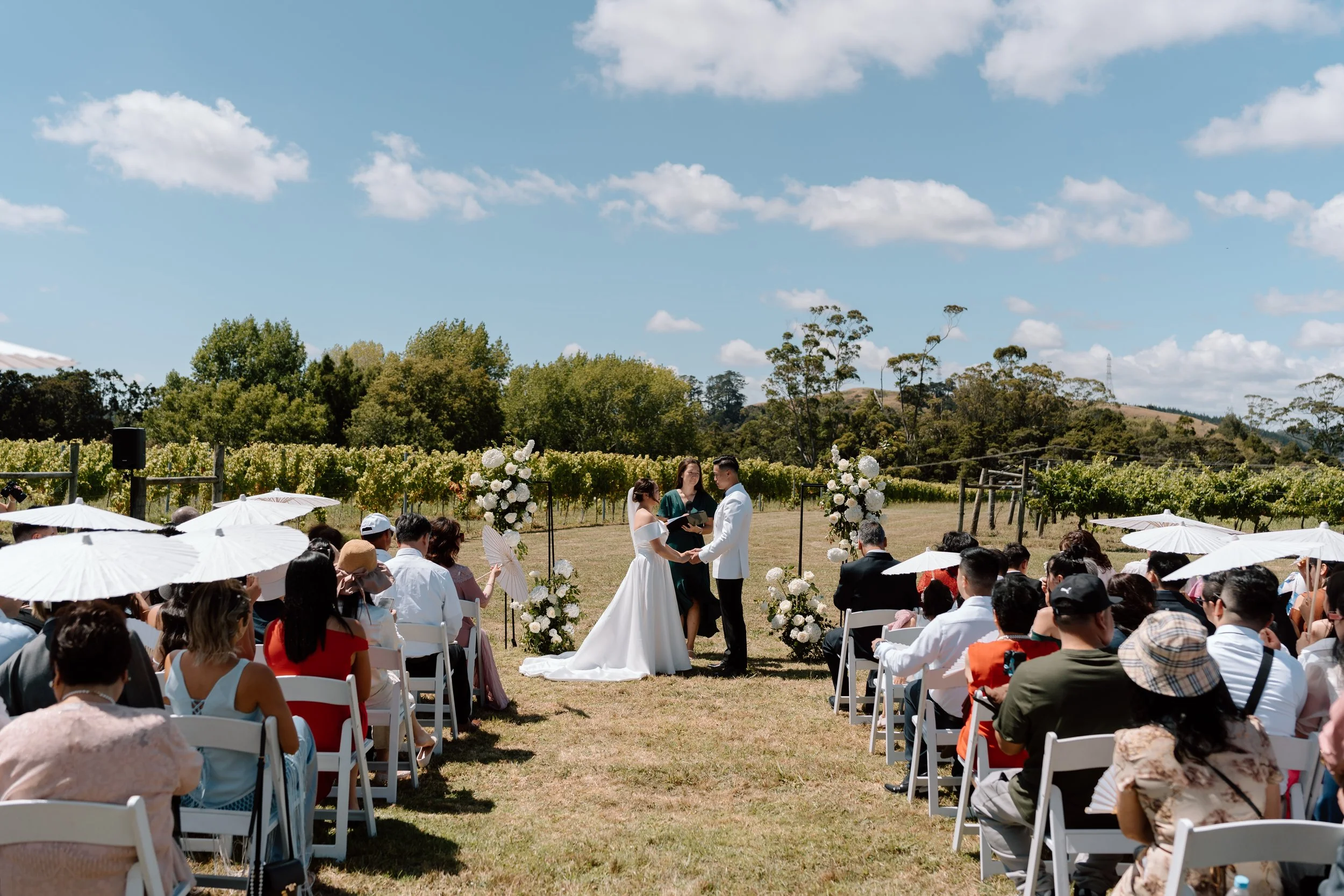 Mikki+Emily_Hunting-Lodge-Auckland-Wedding-Photographer67.jpg