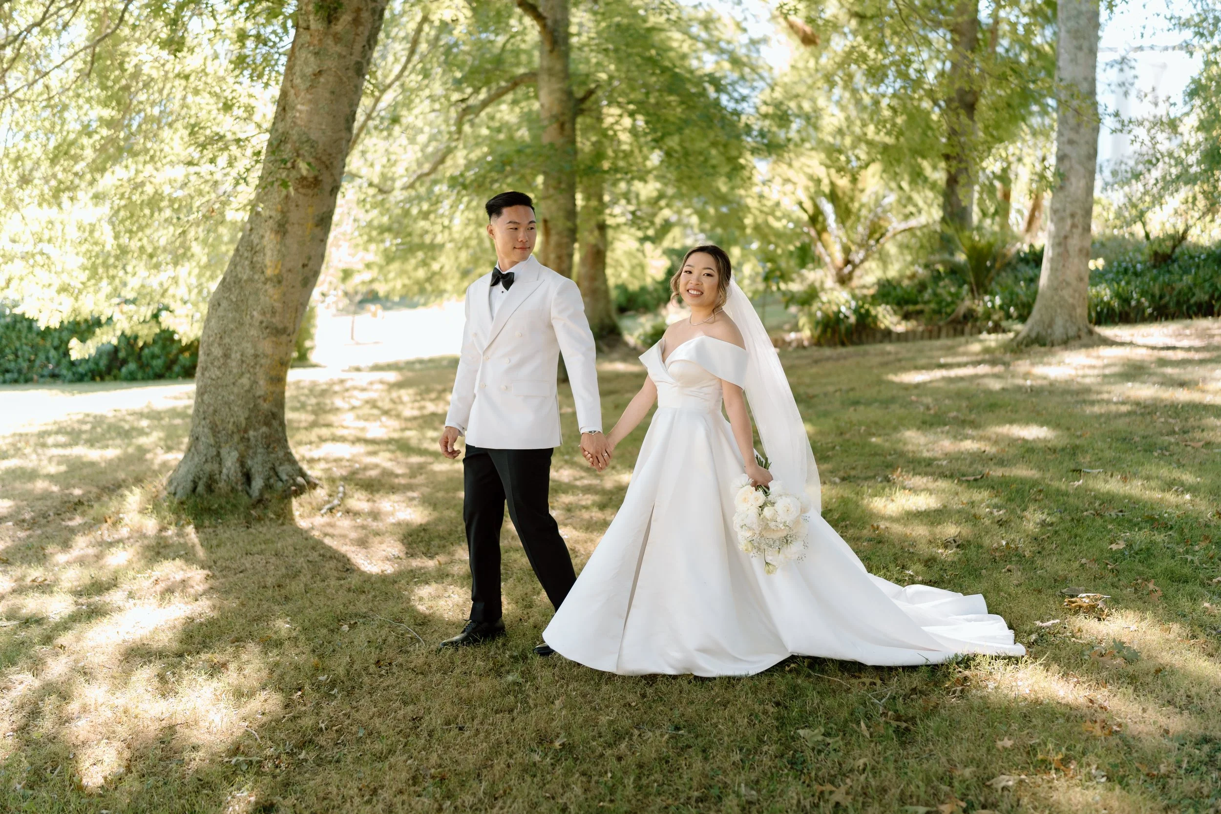 Mikki+Emily_Hunting-Lodge-Auckland-Wedding-Photographer112.jpg