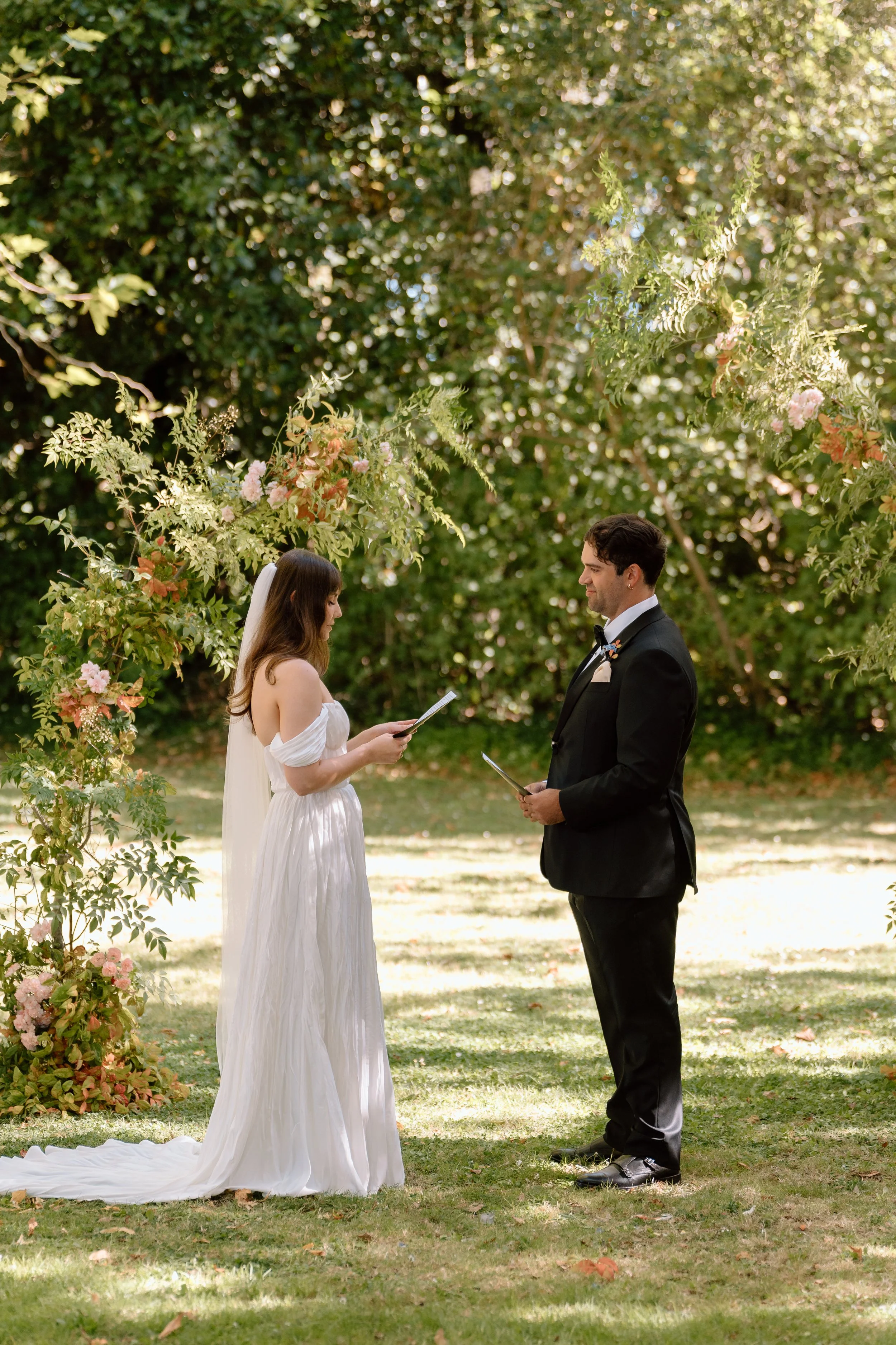 JJ+Jasmine-Wellington-Wedding-Photographer-Rose-&-Smith-Tauherenikau-Racecourse62.jpg