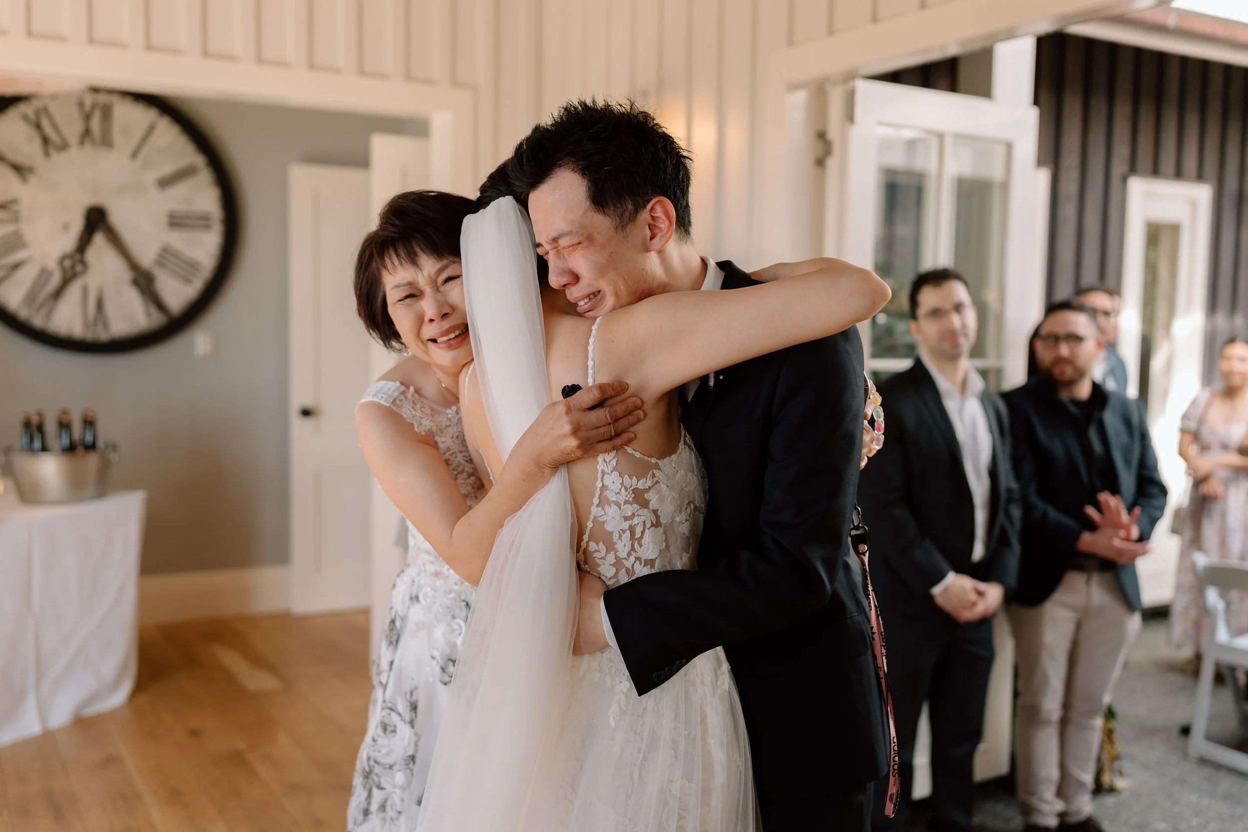 Carol+Wes-Mudbrick-Vineyard-Waiheke-Wedding-Photographer69.jpg