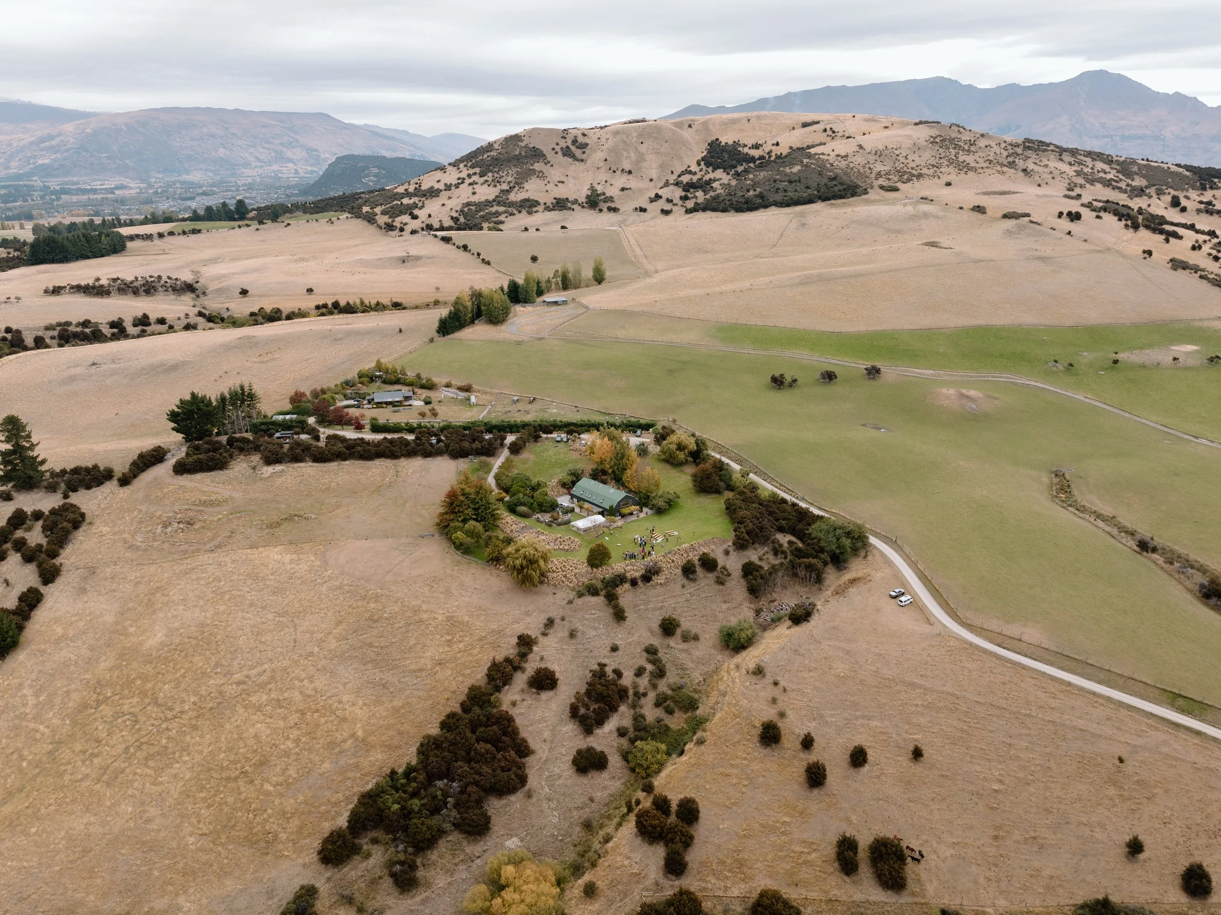 MIKAYLA+DAN-THE-LOOKOUT-LODGE-WANAKA-RECEPTION-PHOTOGRAPHY24.jpg