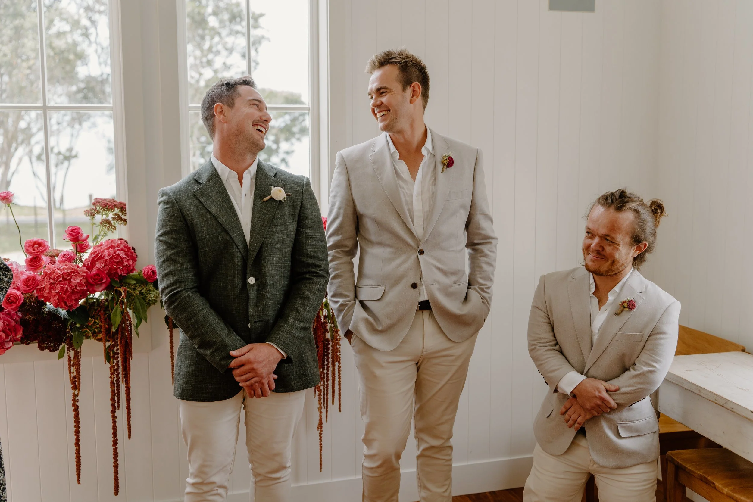 MAN-O'-WARN-WEDDING-WAIHEKE-ISLAND-PHOTOGRAPHER-AARON-COURTNEY58.jpg