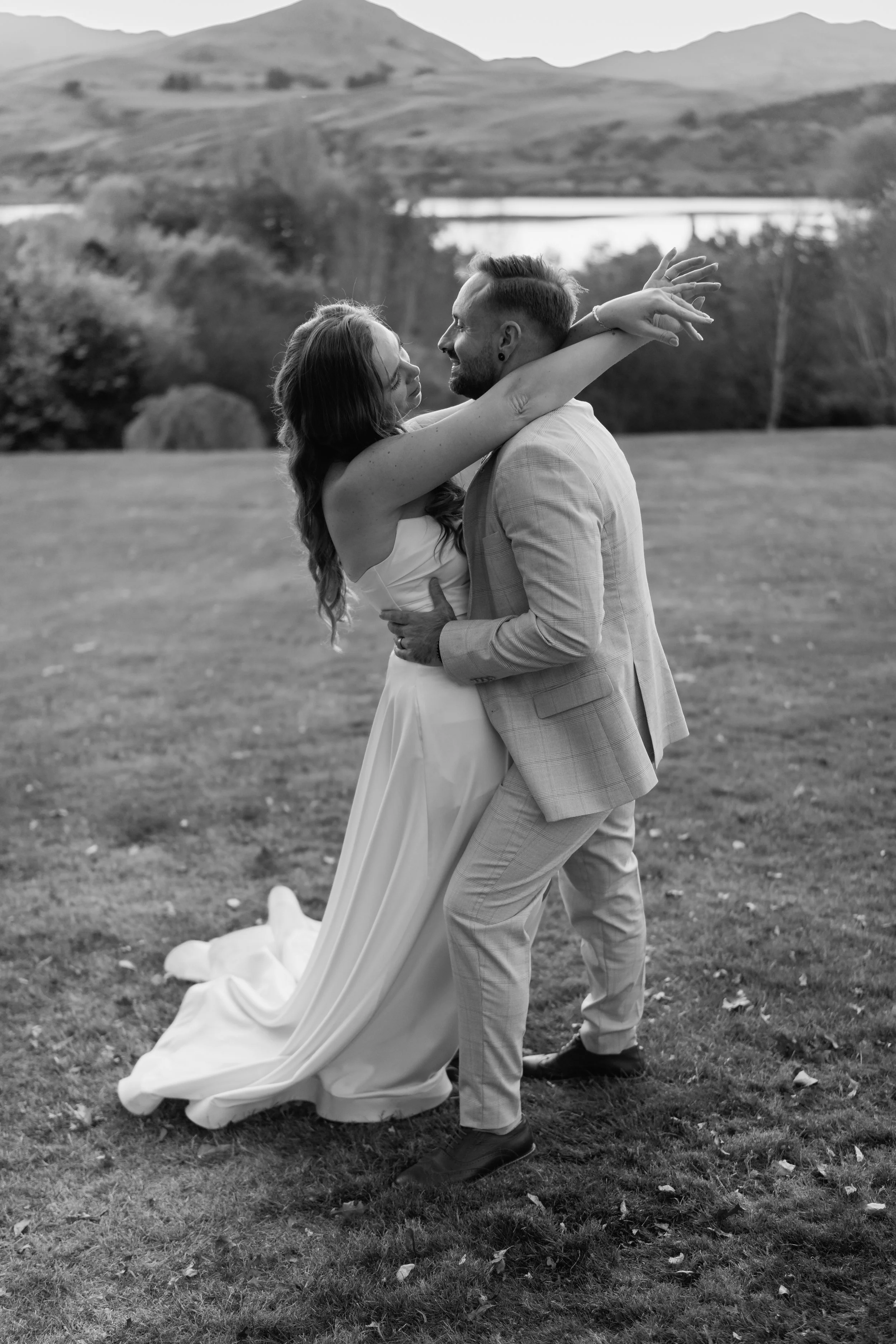 Helena+Gavin-Stoneridge-Estate-Queenstown-Wedding-Photographer172.jpg