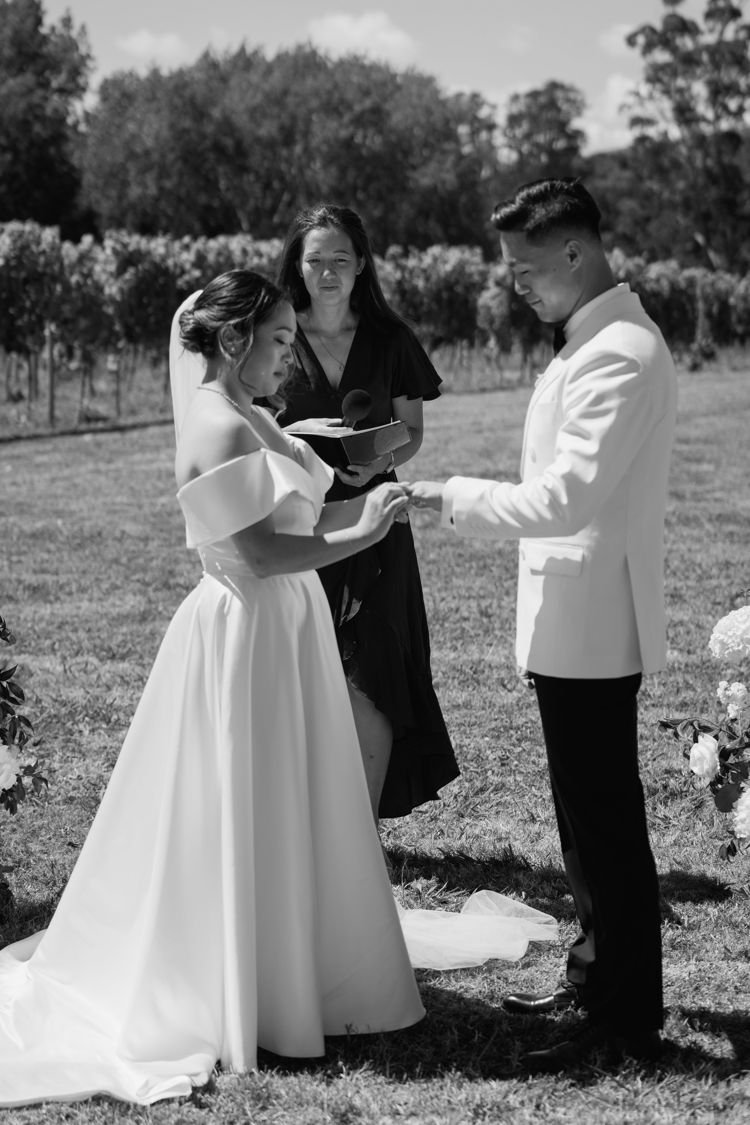 Mikki+Emily_Hunting-Lodge-Auckland-Wedding-Photographer87.jpg