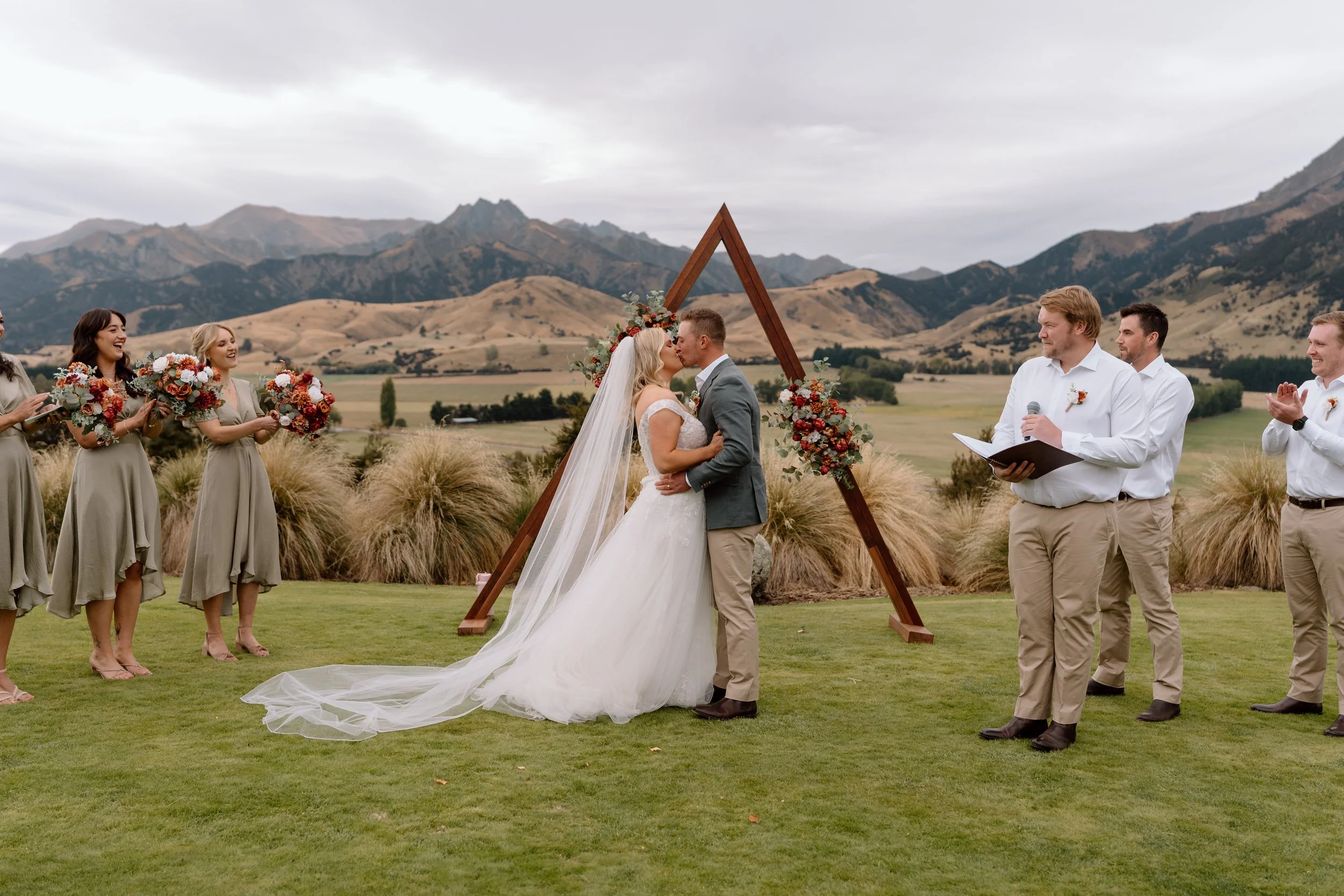 Mikayla+Dan_The-Lookout-Lodge-Wanaka-Wedding-Photography32.jpg
