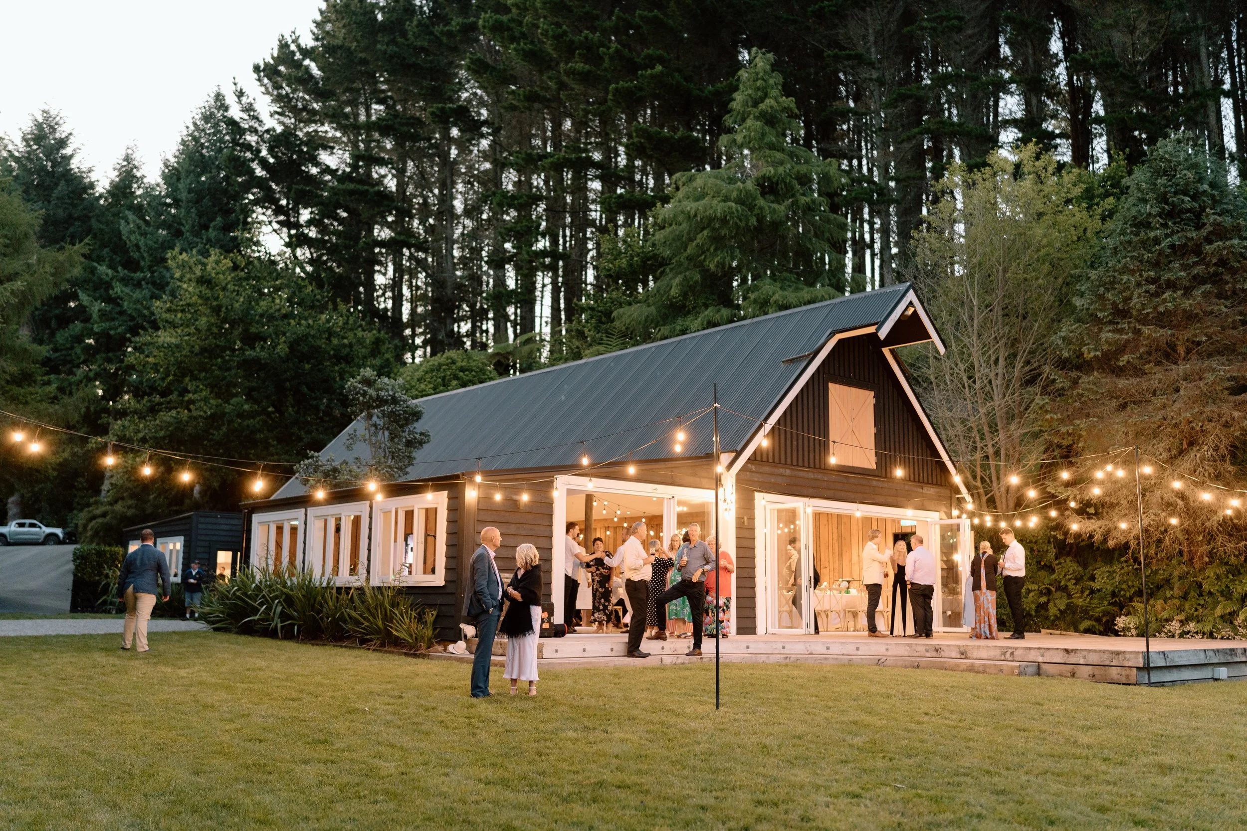 The-Black-Barn-Lake-Tarawera-Wedding-Venue-Rotorua-Jess-David210.jpg