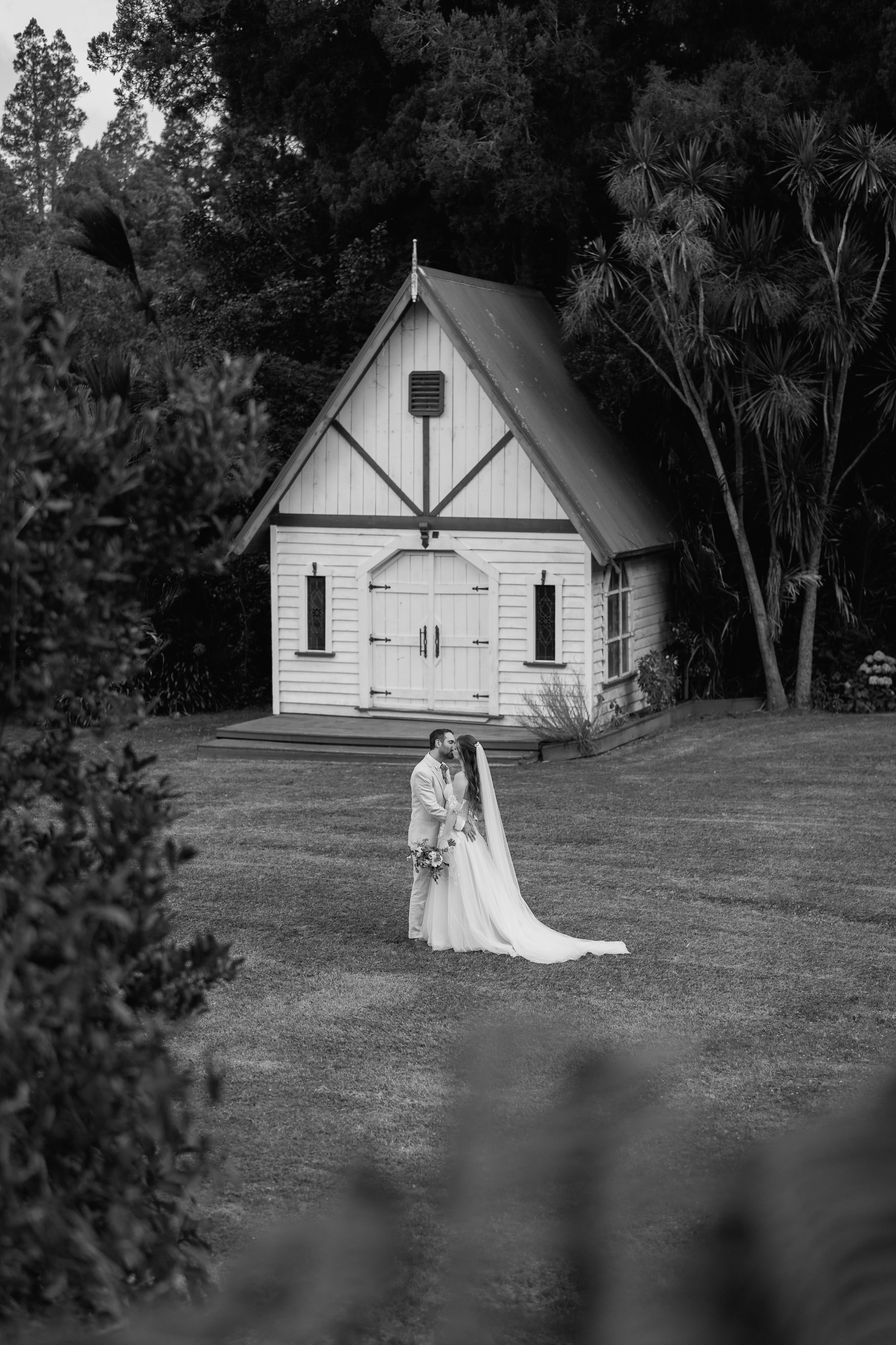 Luiza+Luis_Bridgewater-Estate-Auckland-Wedding-Photography103.jpg