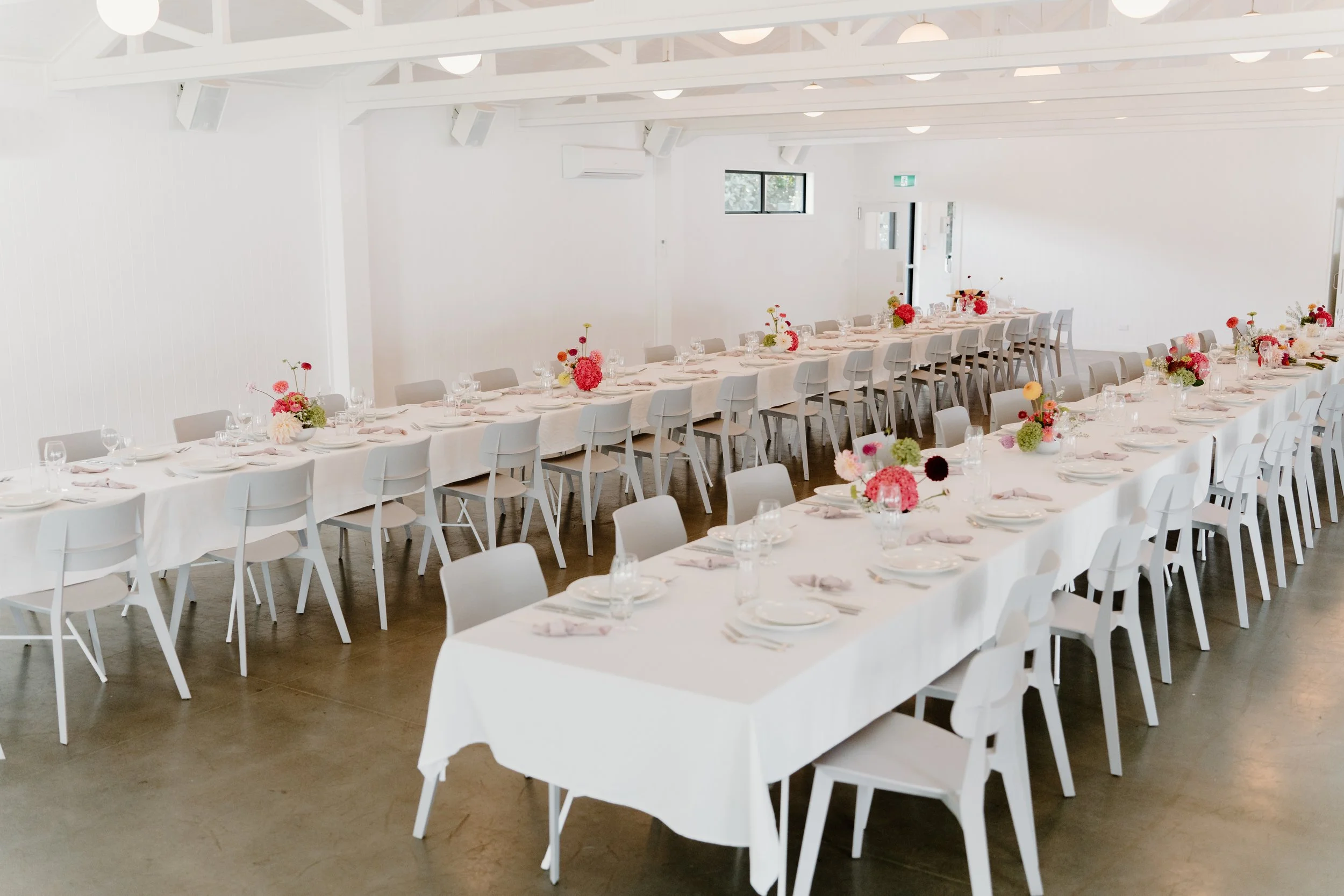 MAN-O'-WARN-WEDDING-WAIHEKE-ISLAND-PHOTOGRAPHER-AARON-COURTNEY83.jpg