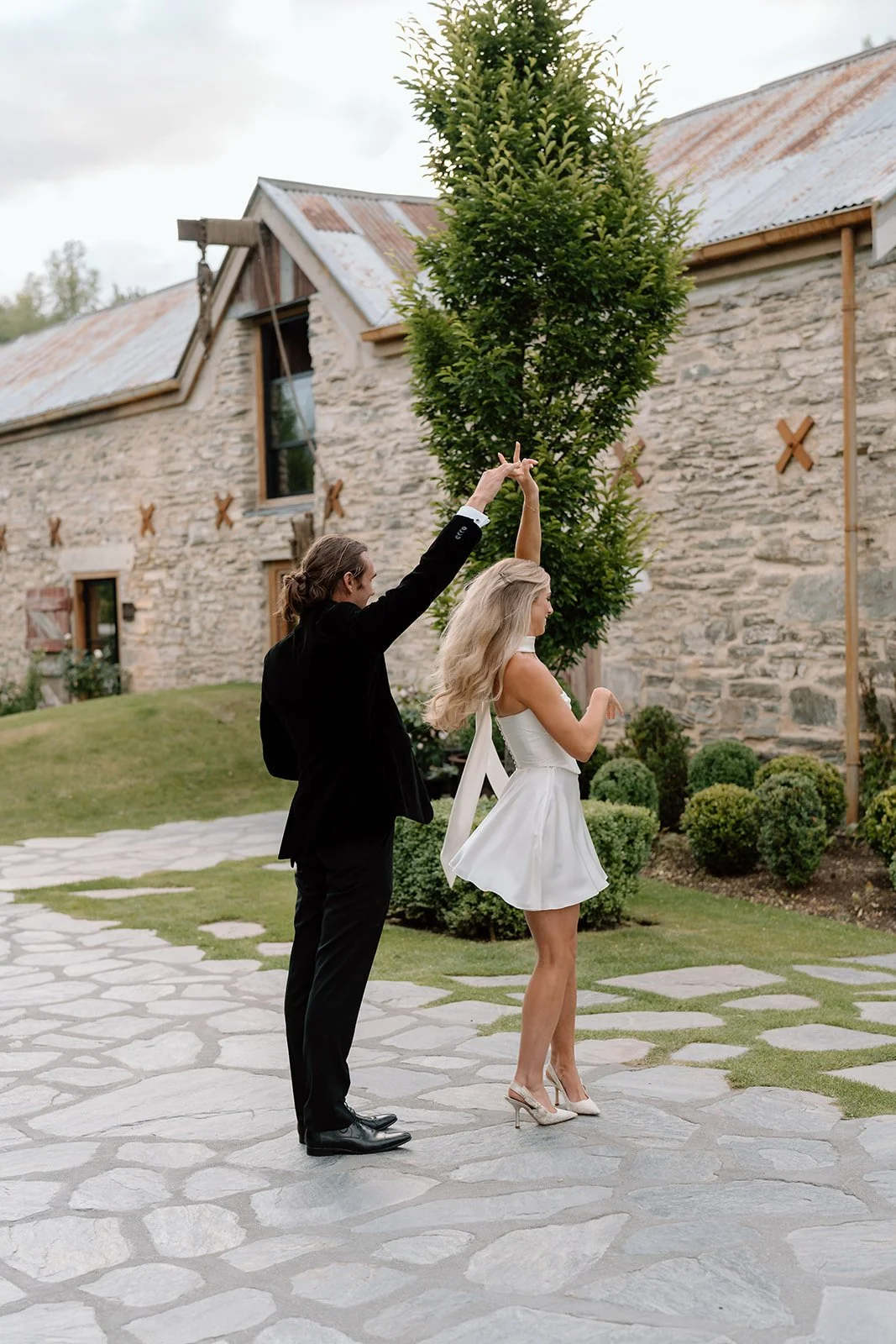 Ayrburn-Queenstown-Wedding-Venue-Mimi-and-Luke36.jpg