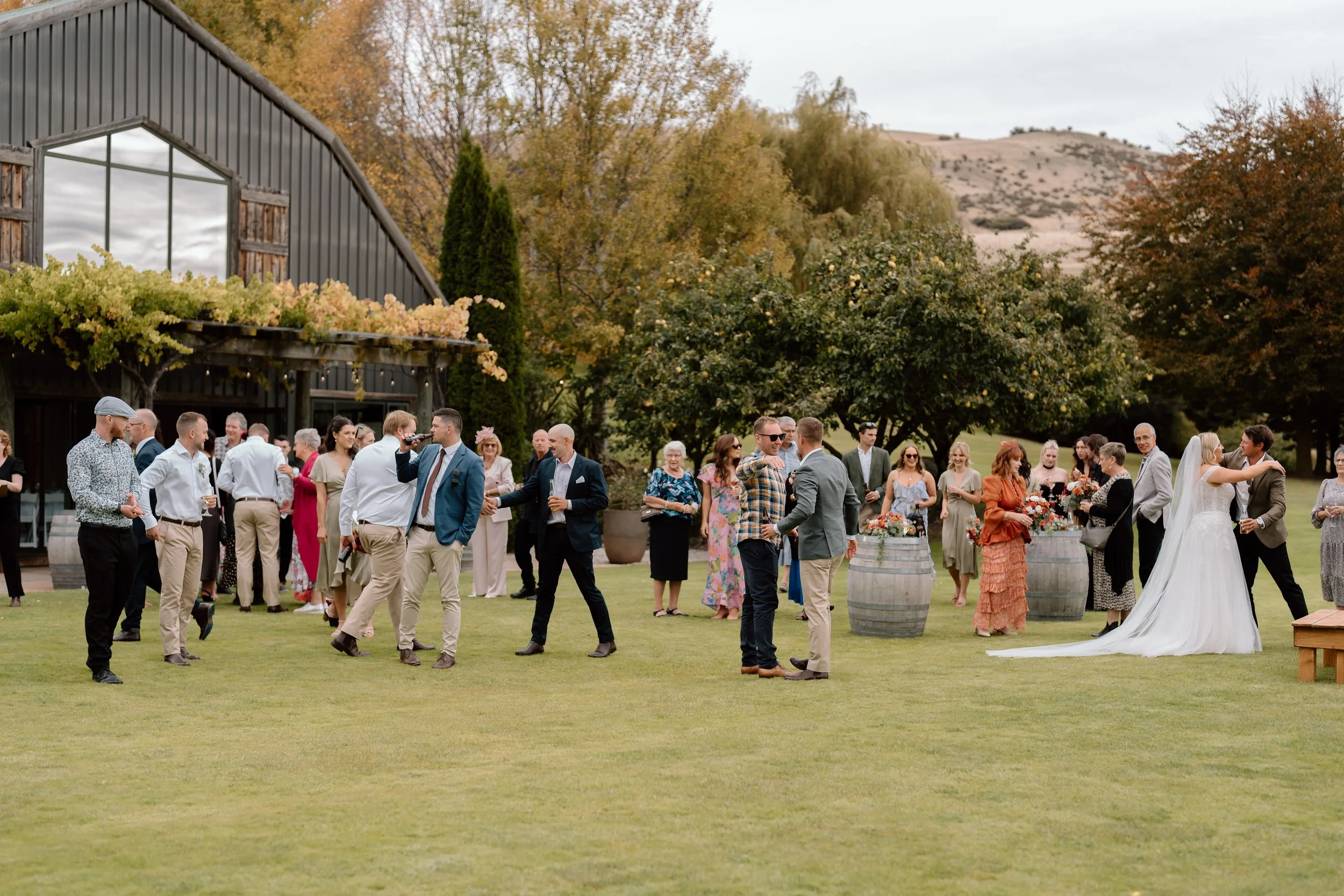 MIKAYLA+DAN-THE-LOOKOUT-LODGE-WANAKA-RECEPTION-PHOTOGRAPHY4.jpg