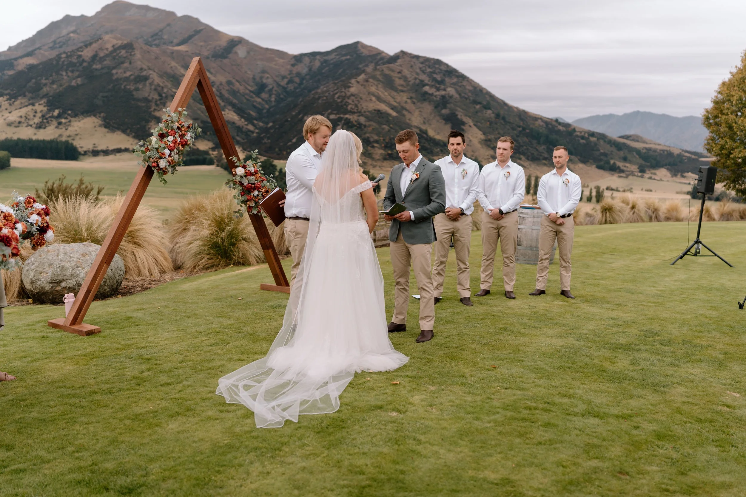 Mikayla+Dan_The-Lookout-Lodge-Wanaka-Wedding-Photography26.jpg