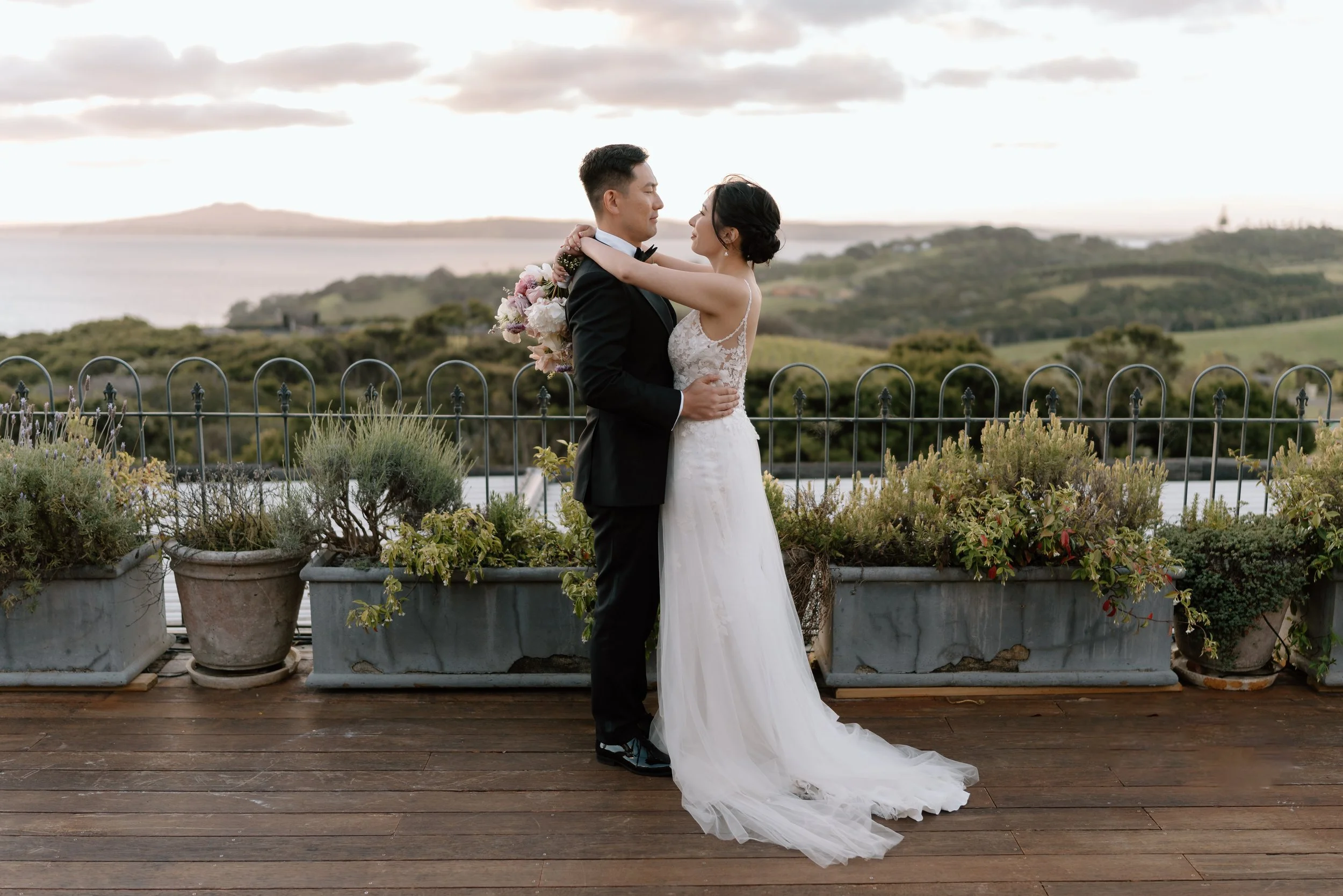 Carol+Wes-Mudbrick-Vineyard-Waiheke-Wedding-Photographer98.jpg