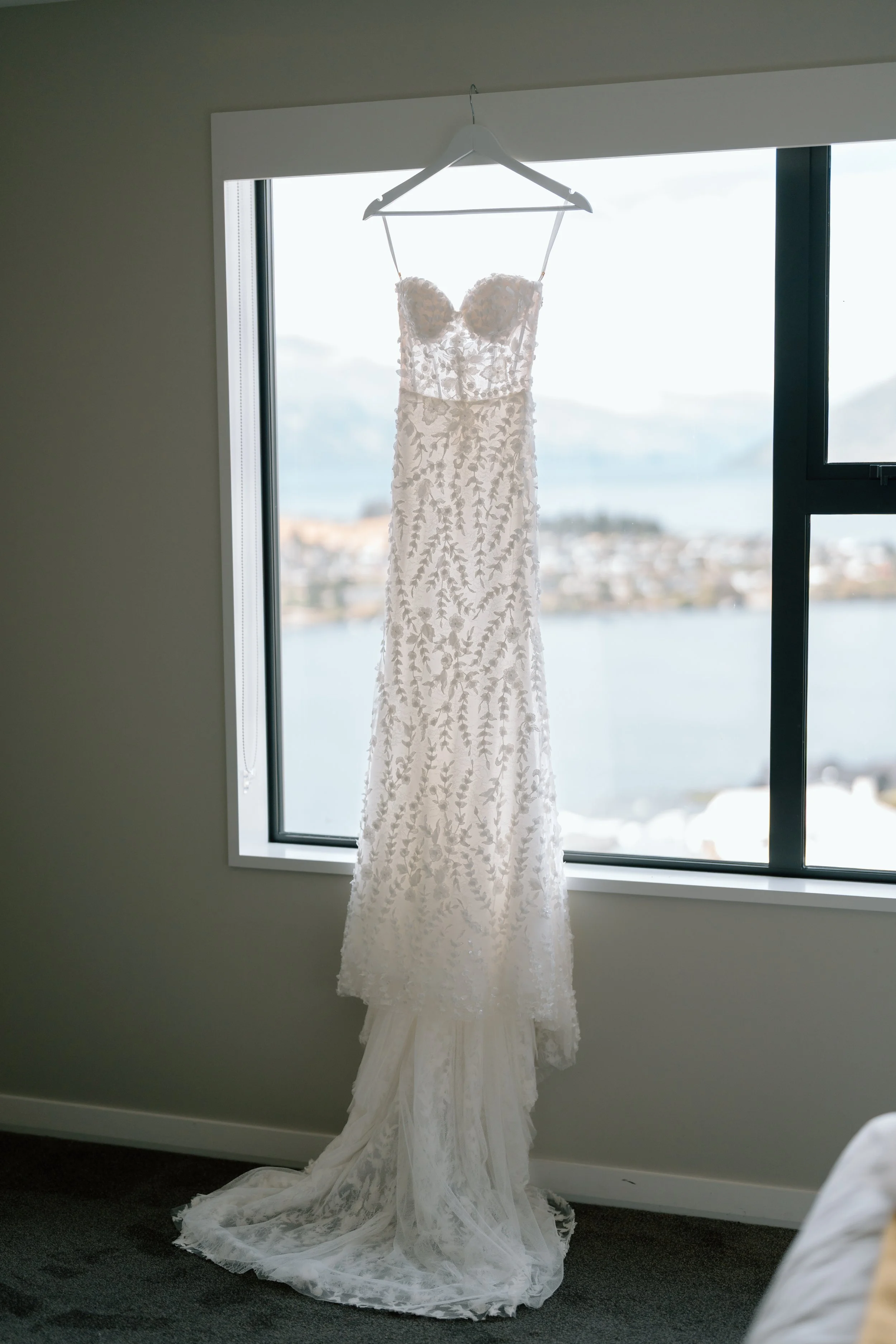 Olivia+Jackson_The-Winehouse-Queenstown-Wedding-Photographer34.jpg