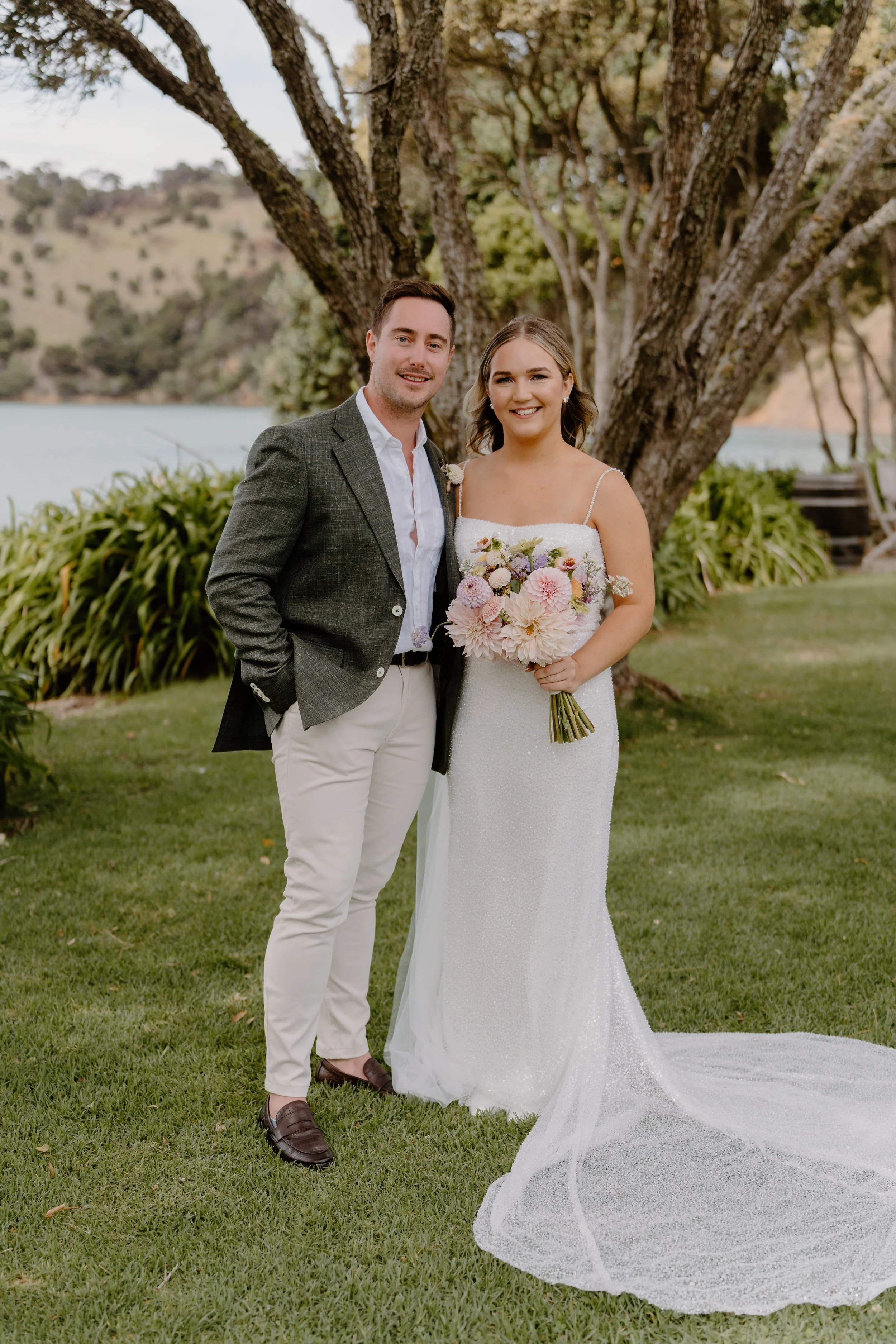 MAN-O'-WARN-WEDDING-WAIHEKE-ISLAND-PHOTOGRAPHER-AARON-COURTNEY38.jpg