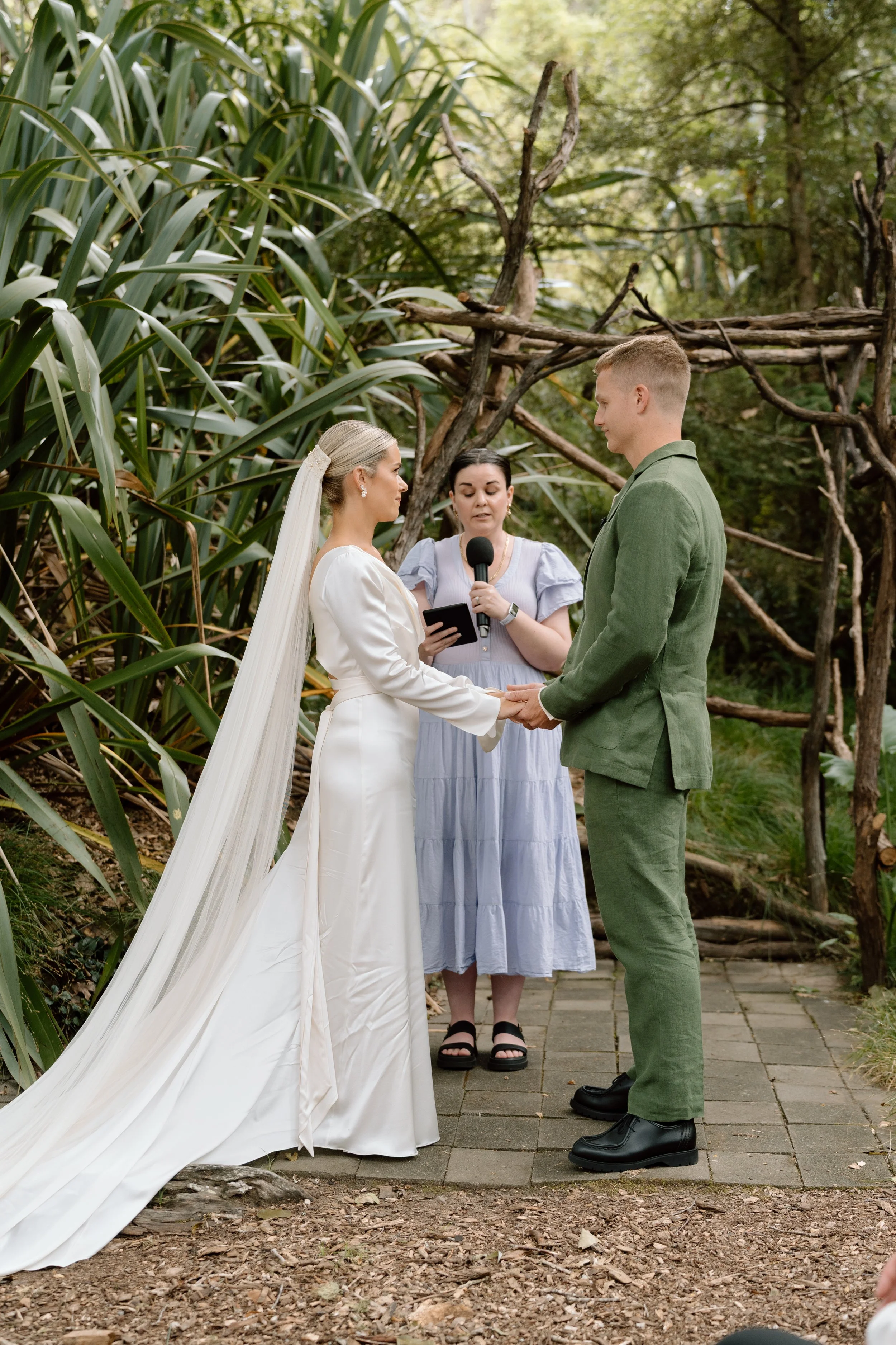 Waterfall-Farm-Auckland-Wedding-Georgia-and-Quinn40.jpg