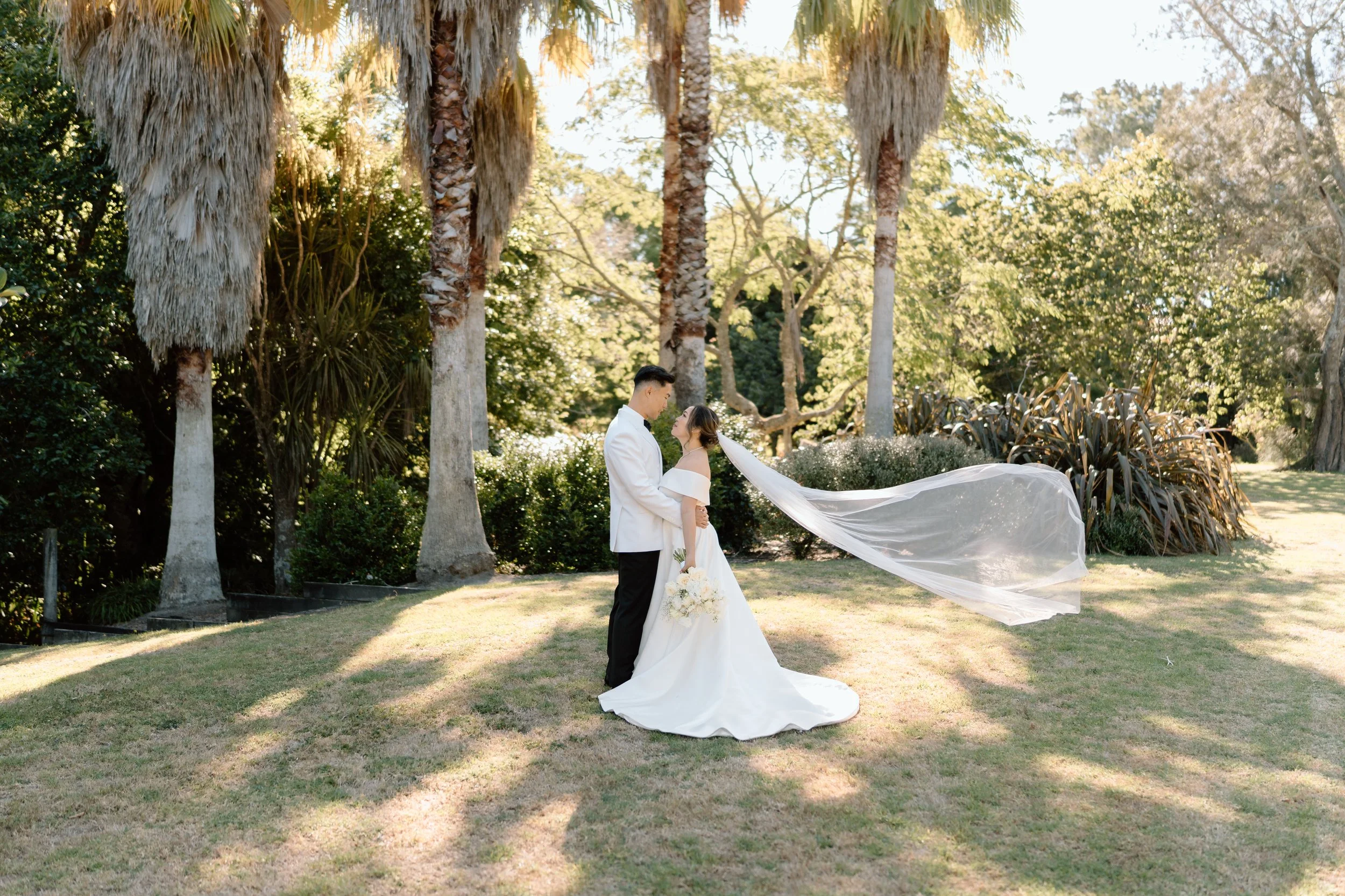 Mikki+Emily_Hunting-Lodge-Auckland-Wedding-Photographer126.jpg