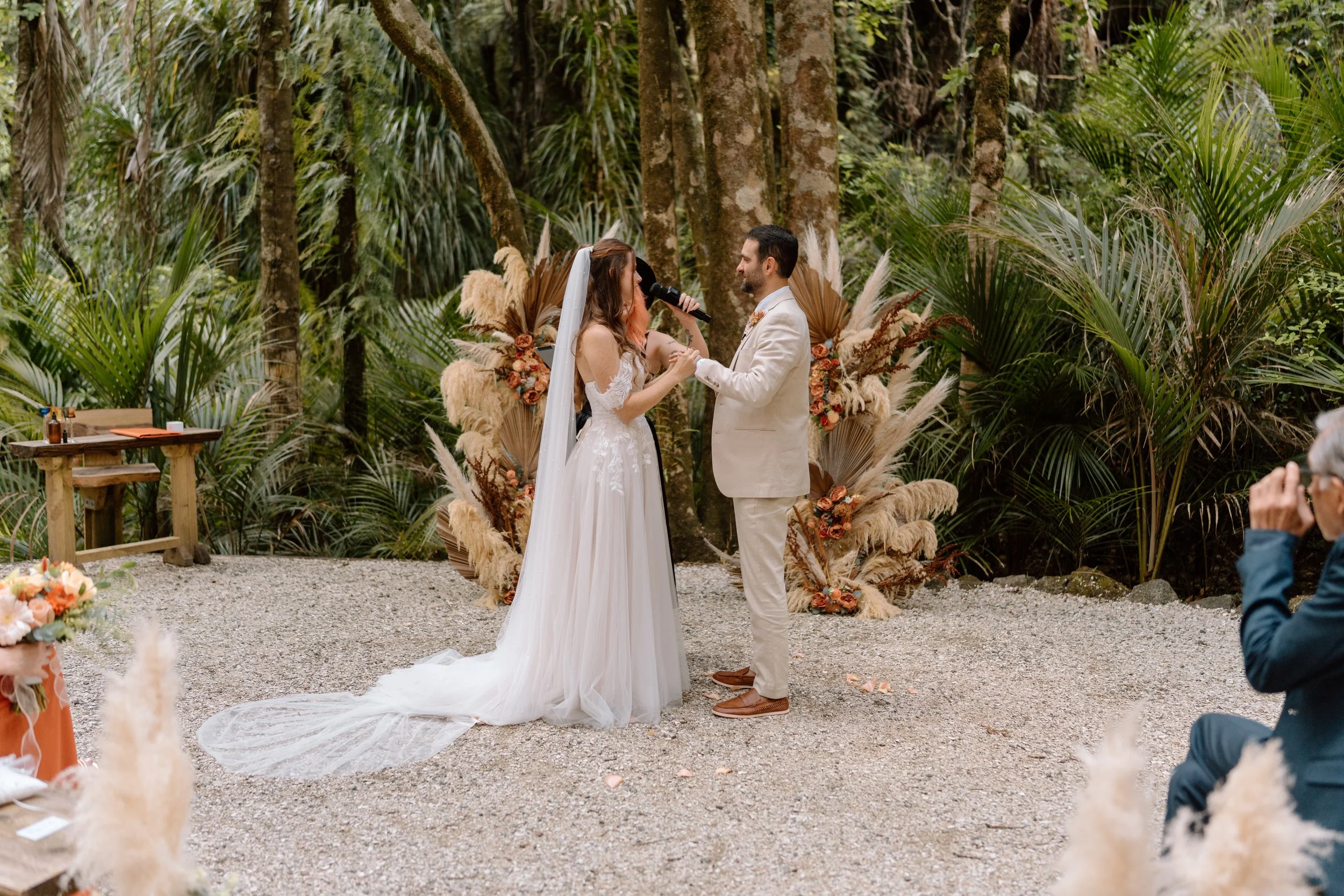 Luiza+Luis_Bridgewater-Estate-Auckland-Wedding-Photography65.jpg