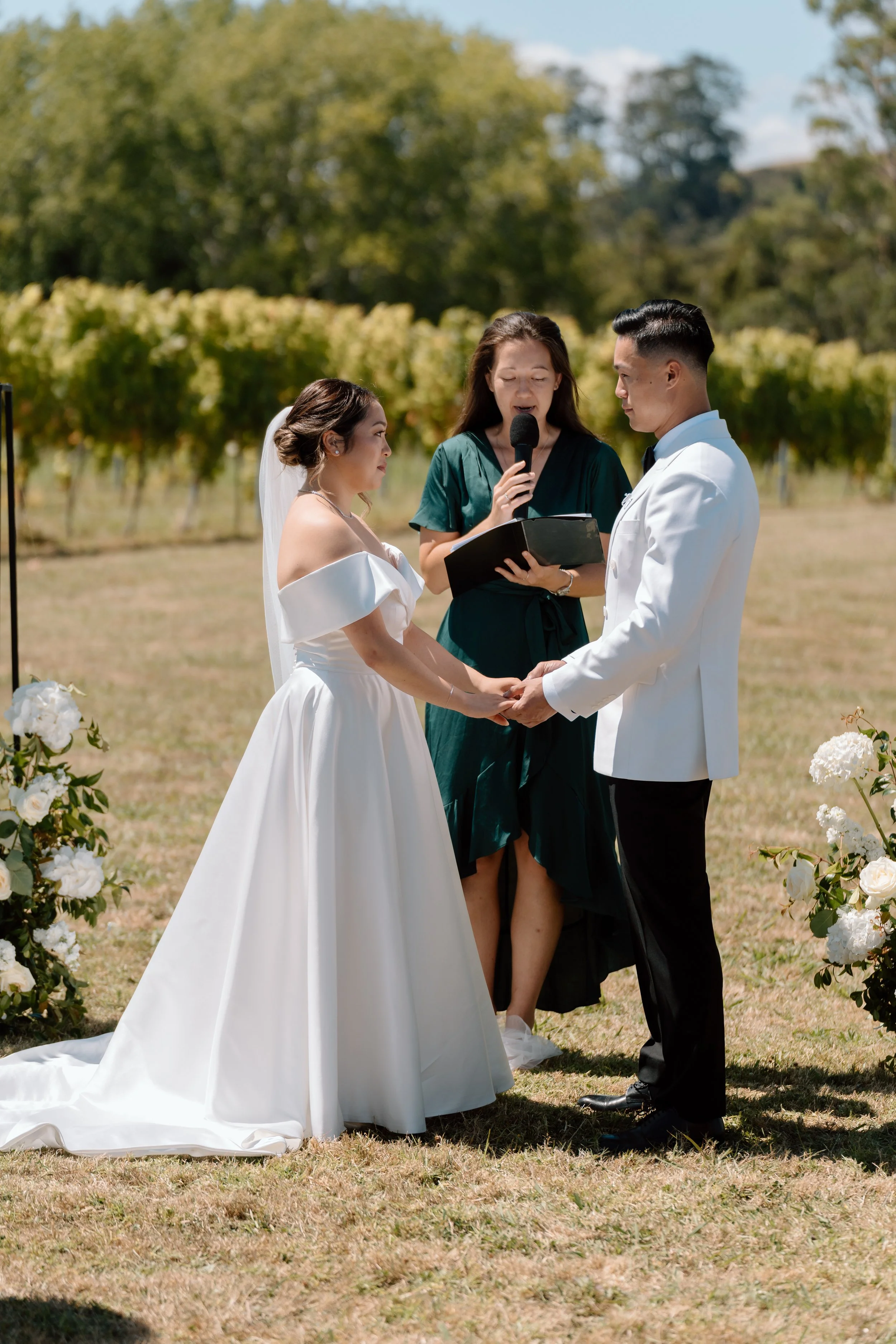 Mikki+Emily_Hunting-Lodge-Auckland-Wedding-Photographer74.jpg