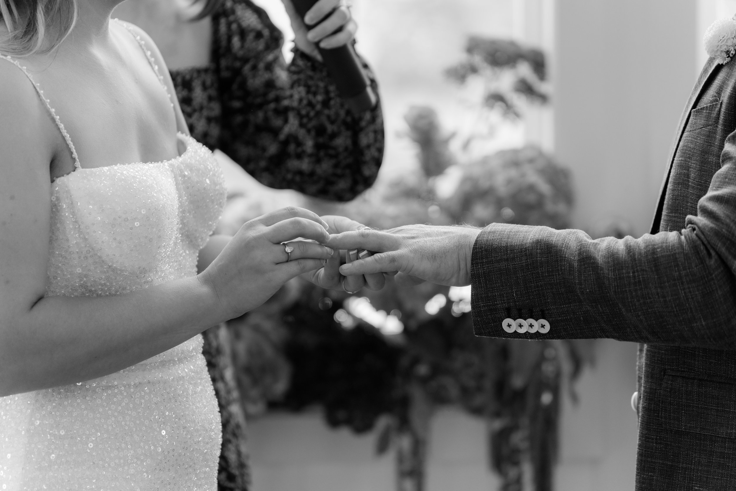 MAN-O'-WARN-WEDDING-WAIHEKE-ISLAND-PHOTOGRAPHER-AARON-COURTNEY72.jpg