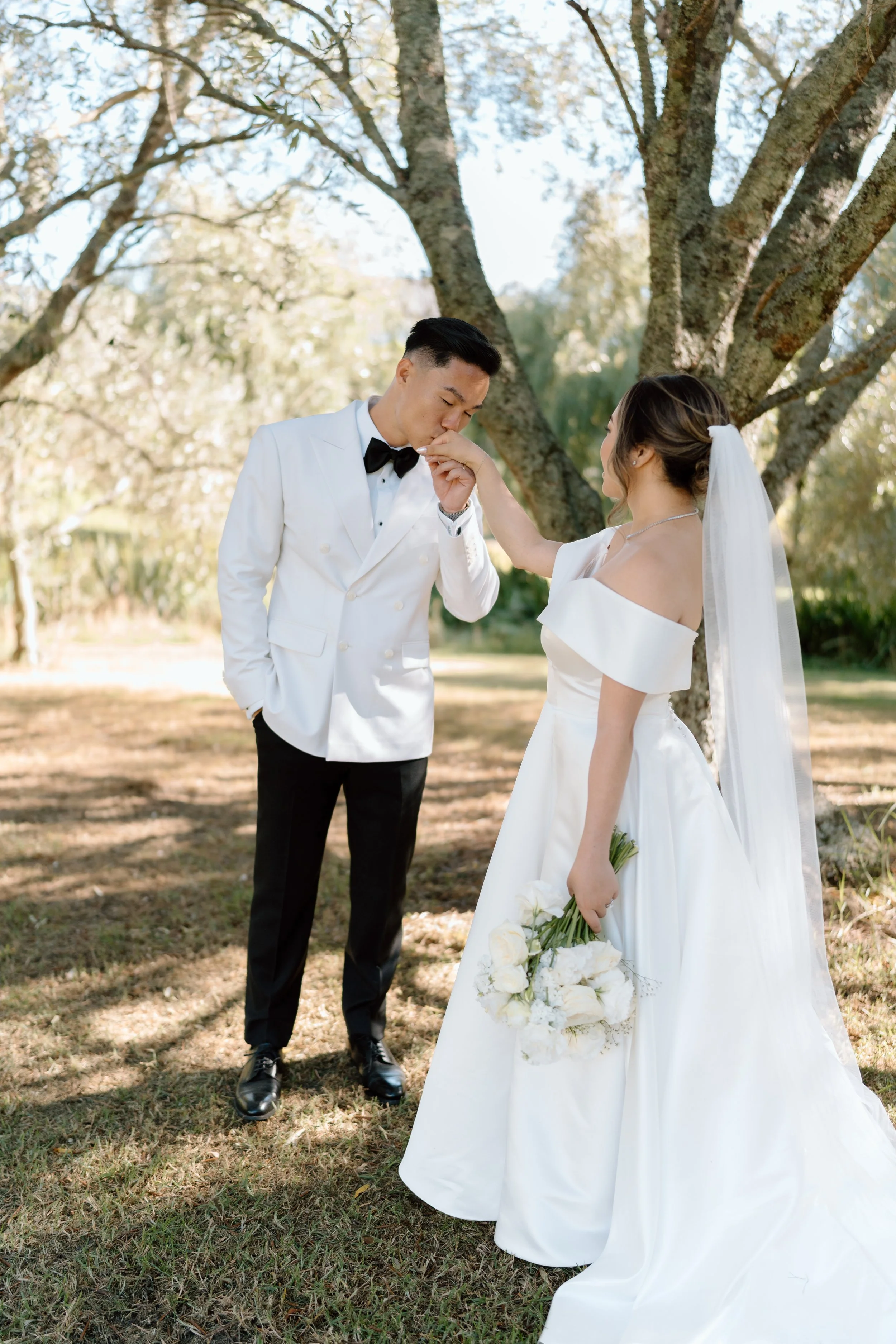 Mikki+Emily_Hunting-Lodge-Auckland-Wedding-Photographer117.jpg