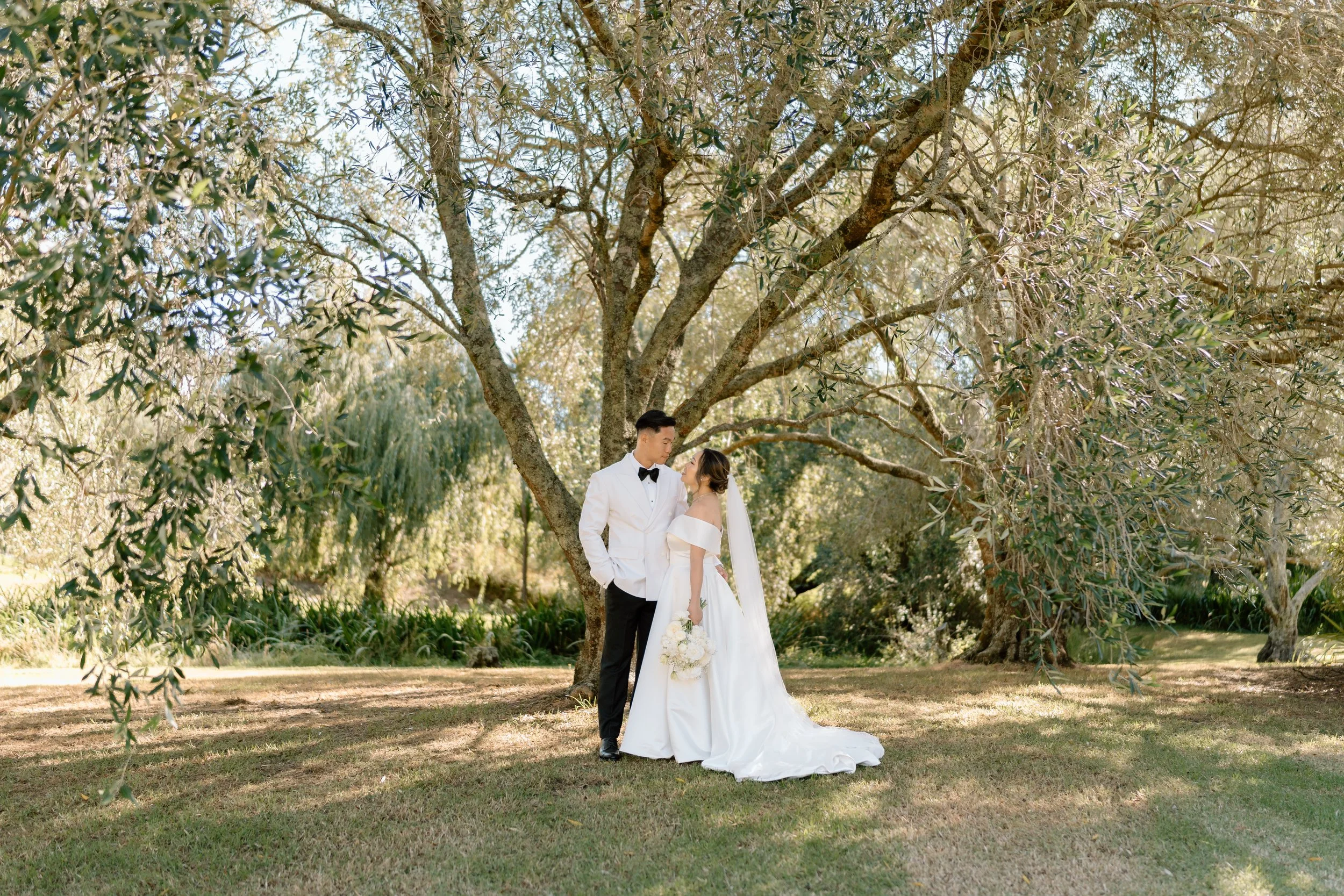 Mikki+Emily_Hunting-Lodge-Auckland-Wedding-Photographer116.jpg