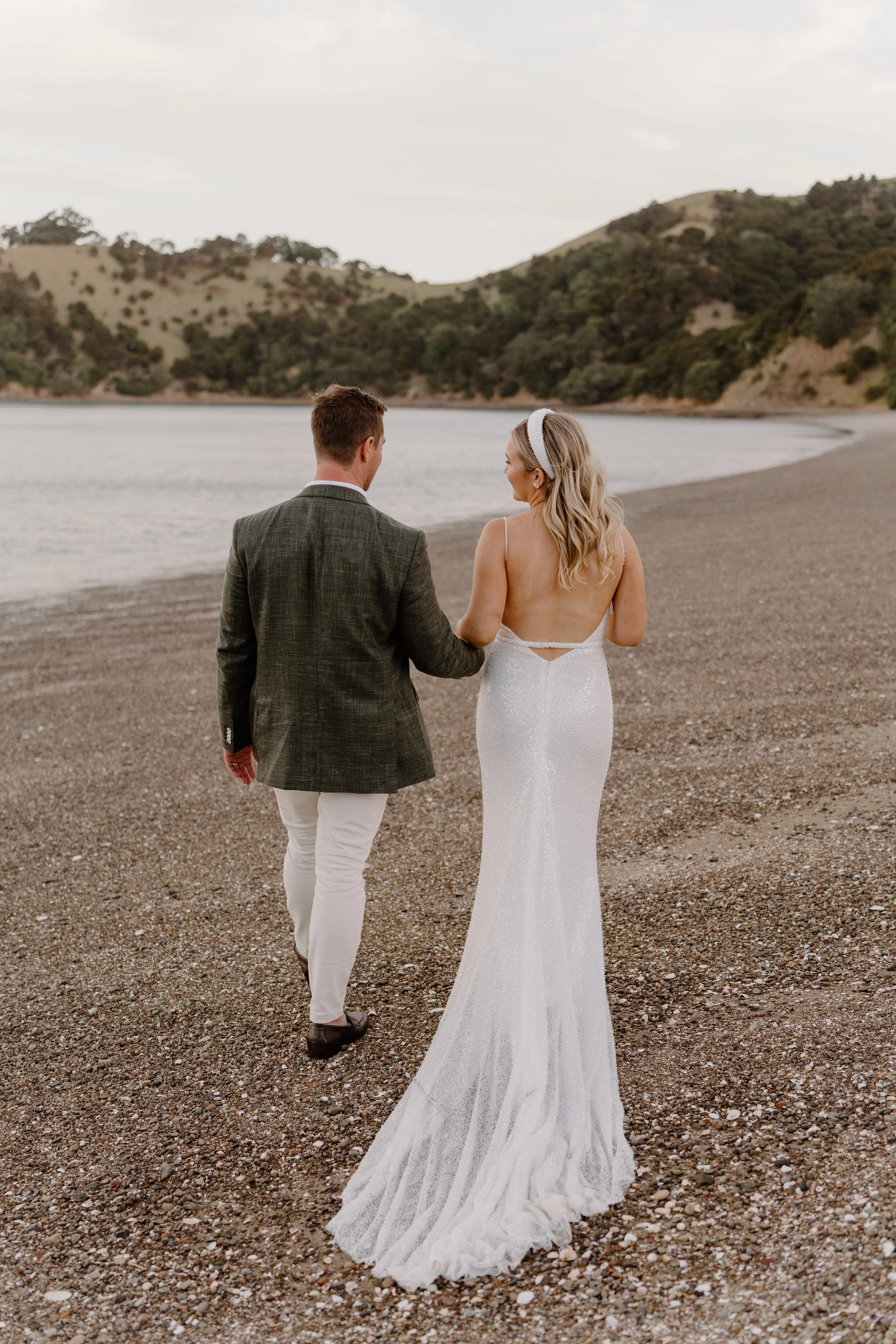 MAN-O'-WARN-WEDDING-WAIHEKE-ISLAND-PHOTOGRAPHER-AARON-COURTNEY108.jpg