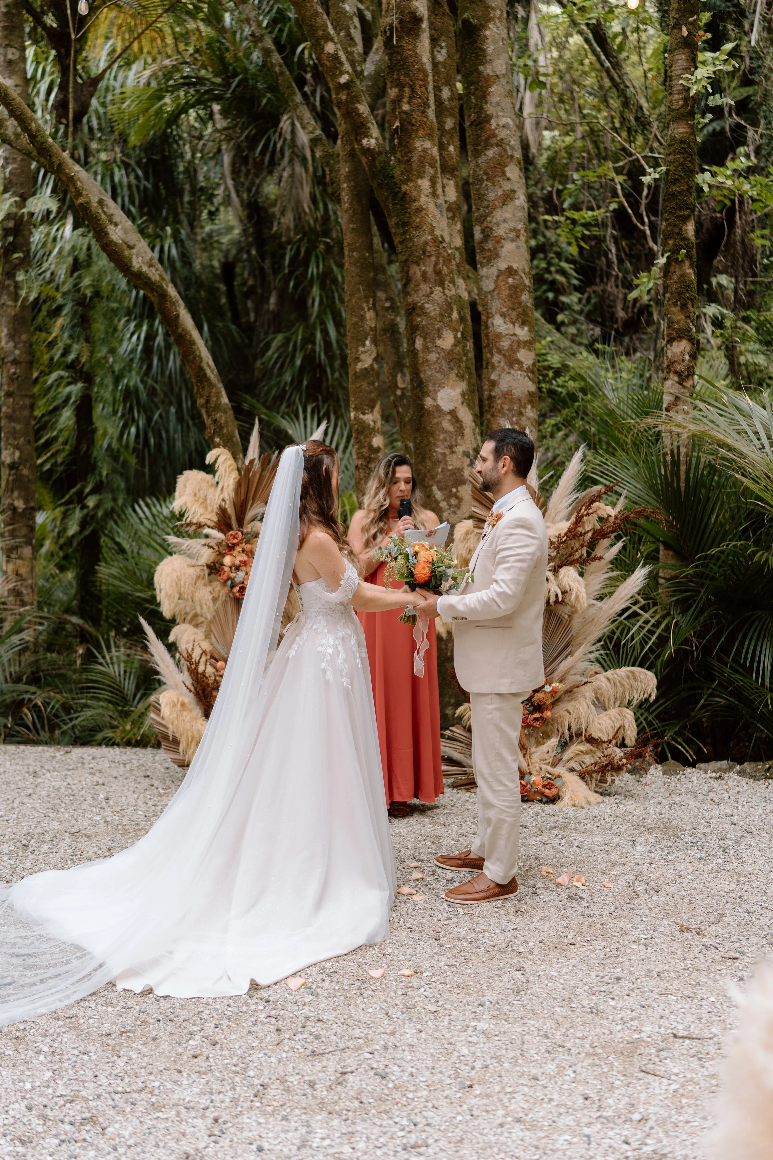 Luiza+Luis_Bridgewater-Estate-Auckland-Wedding-Photography54.jpg