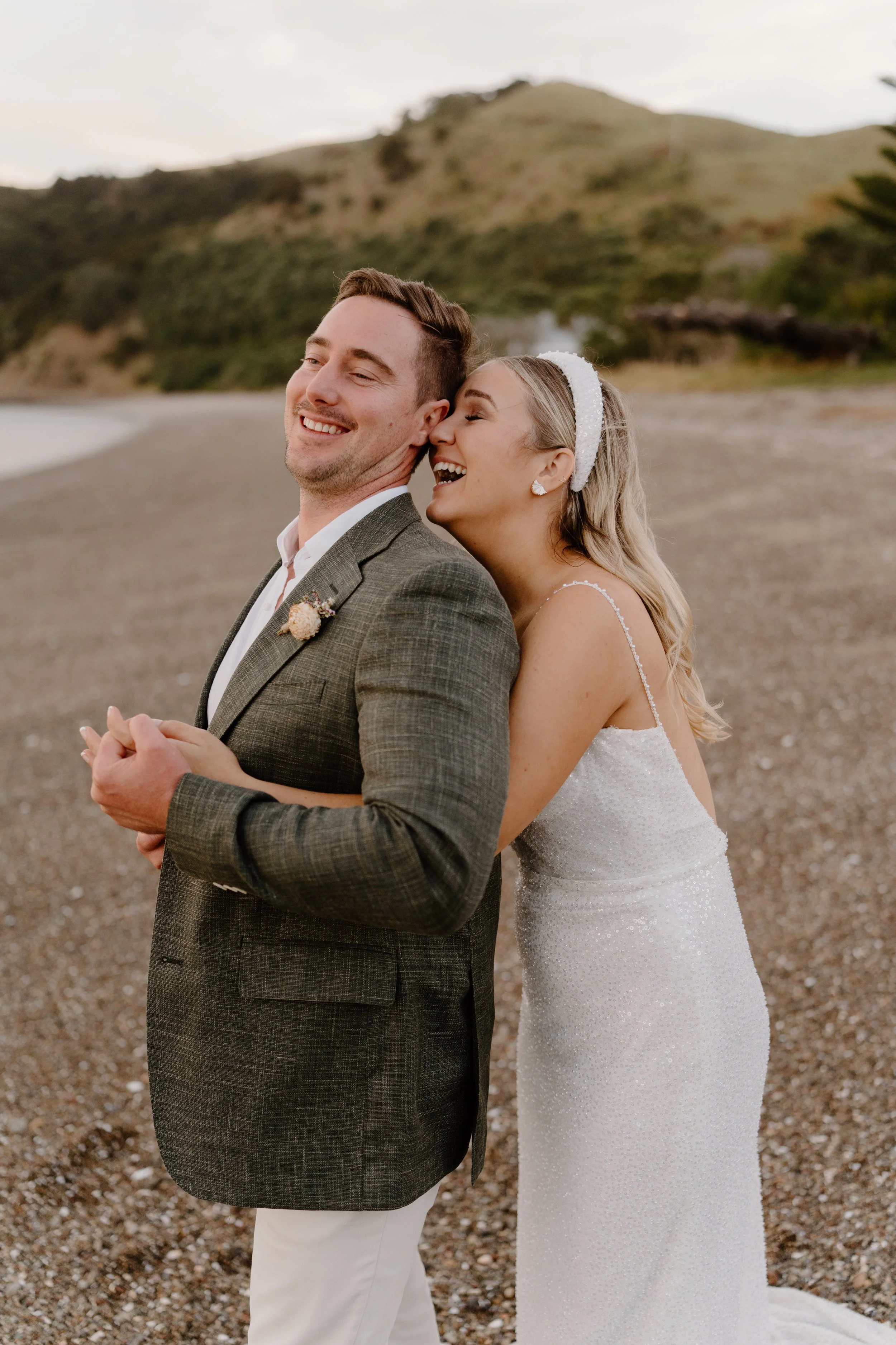MAN-O'-WARN-WEDDING-WAIHEKE-ISLAND-PHOTOGRAPHER-AARON-COURTNEY116.jpg