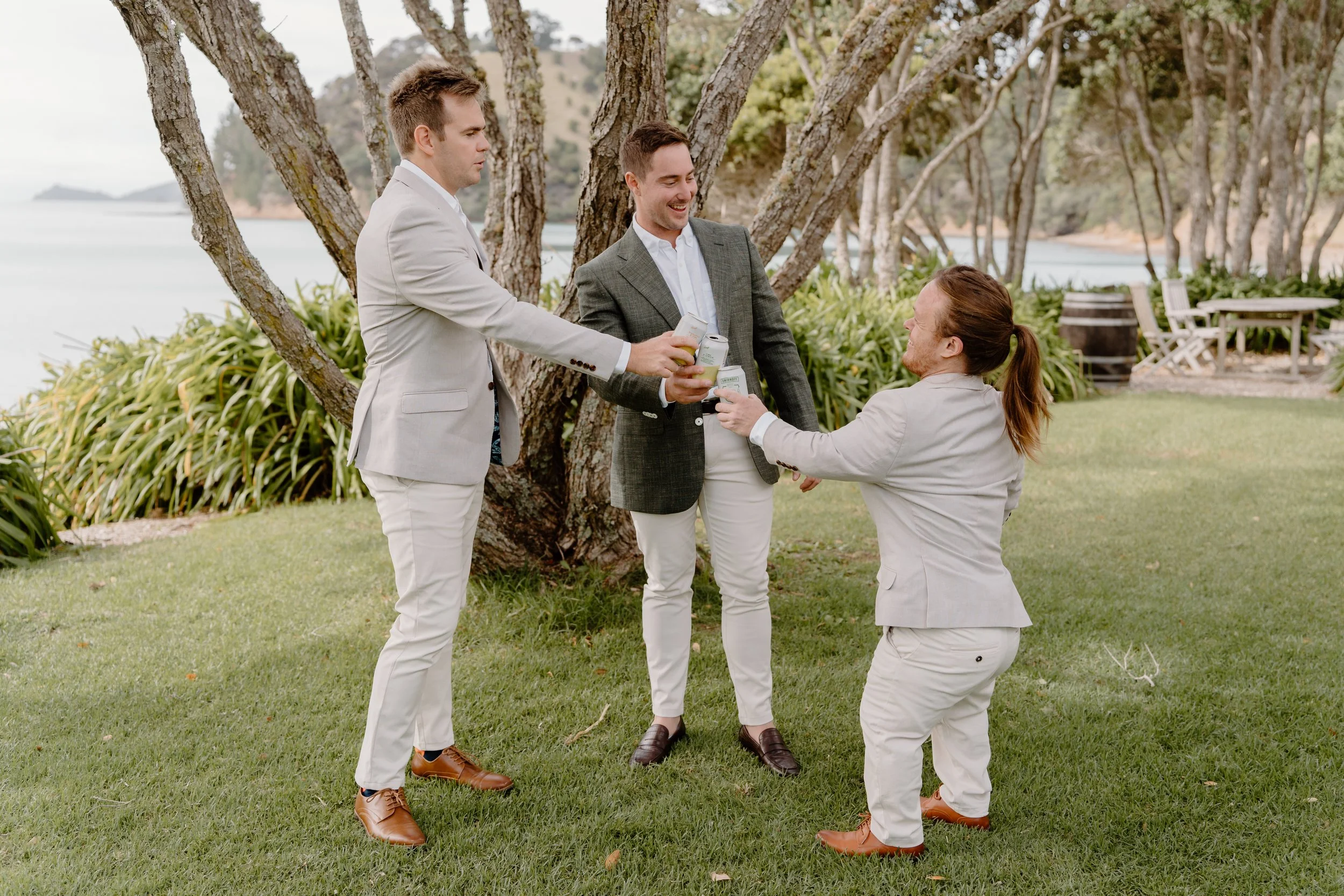MAN-O'-WARN-WEDDING-WAIHEKE-ISLAND-PHOTOGRAPHER-AARON-COURTNEY18.jpg
