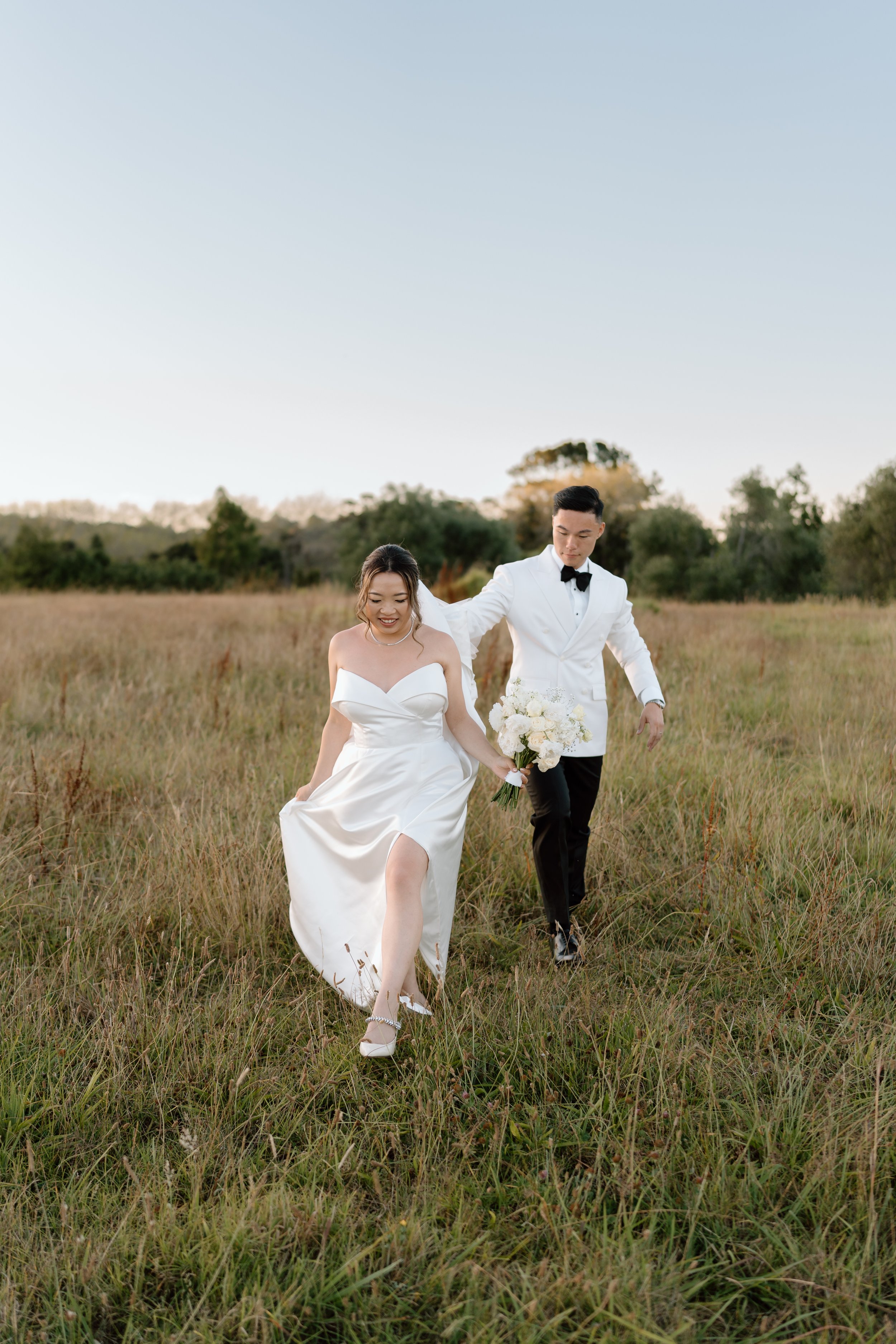 Mikki+Emily_Hunting-Lodge-Auckland-Wedding-Photographer147.jpg