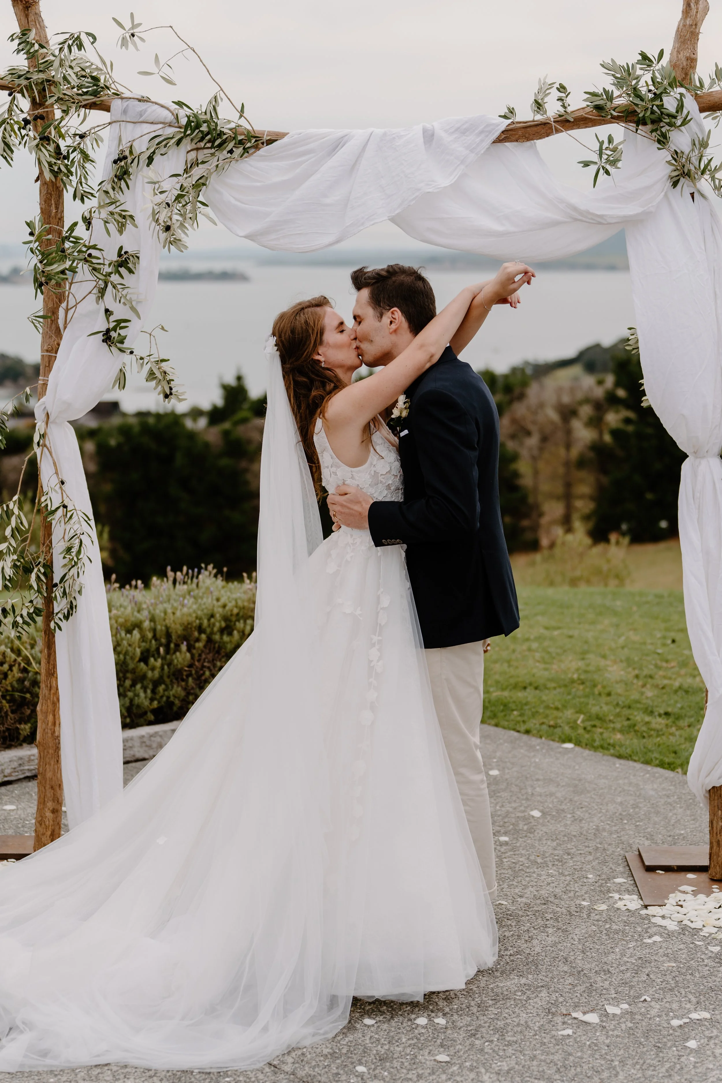 Olivia+Andrew_Mudbrick-Vineyard-Wedding-Waiheke-Photographer54.jpg
