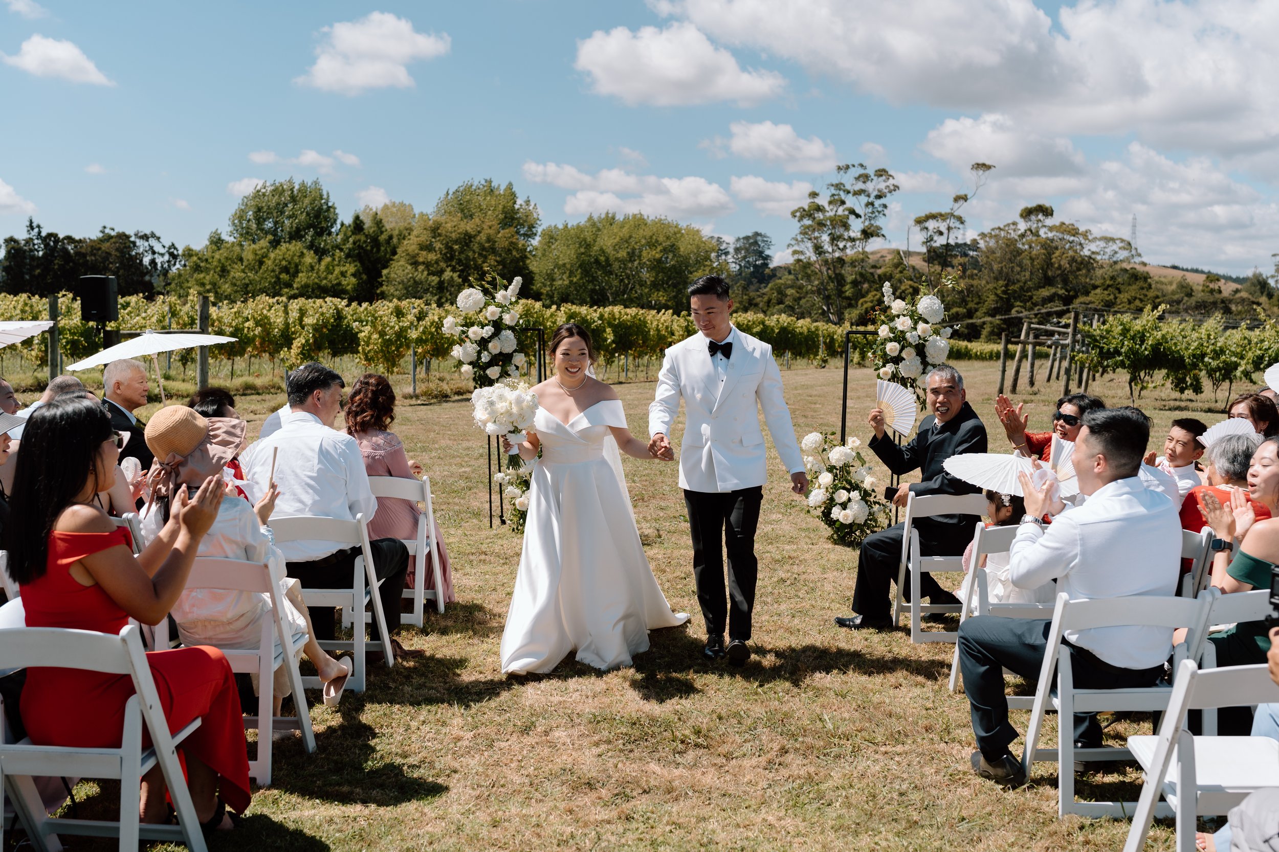 Mikki+Emily_Hunting-Lodge-Auckland-Wedding-Photographer95.jpg