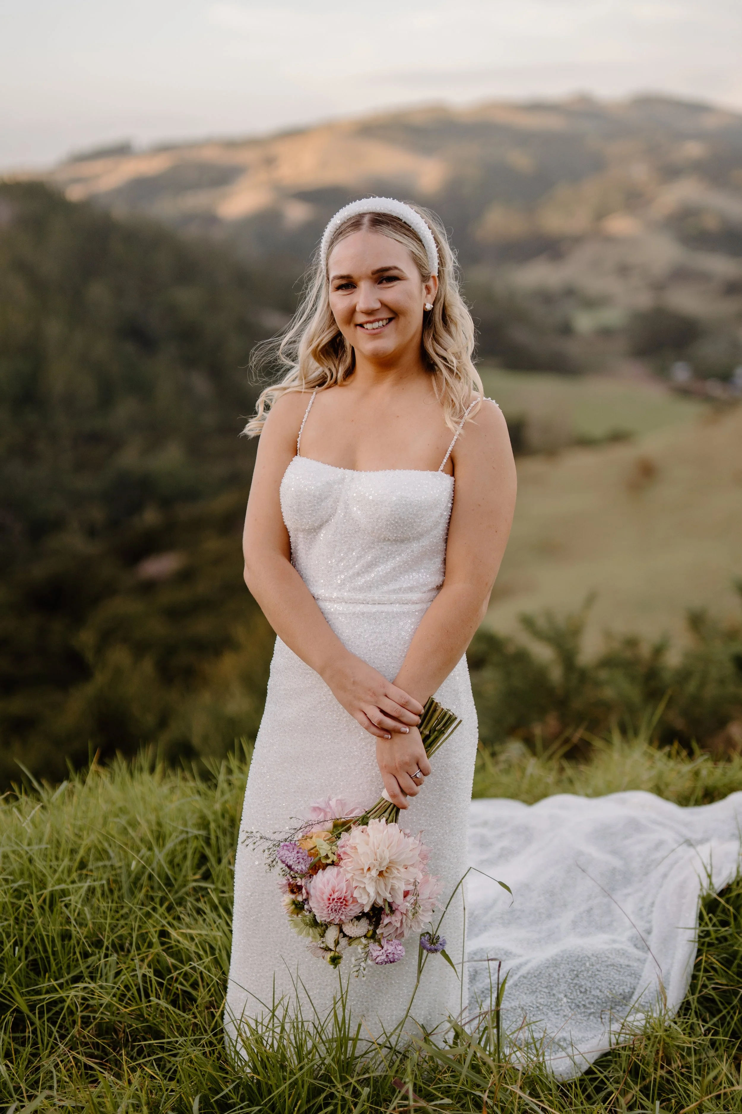 MAN-O'-WARN-WEDDING-WAIHEKE-ISLAND-PHOTOGRAPHER-AARON-COURTNEY106.jpg