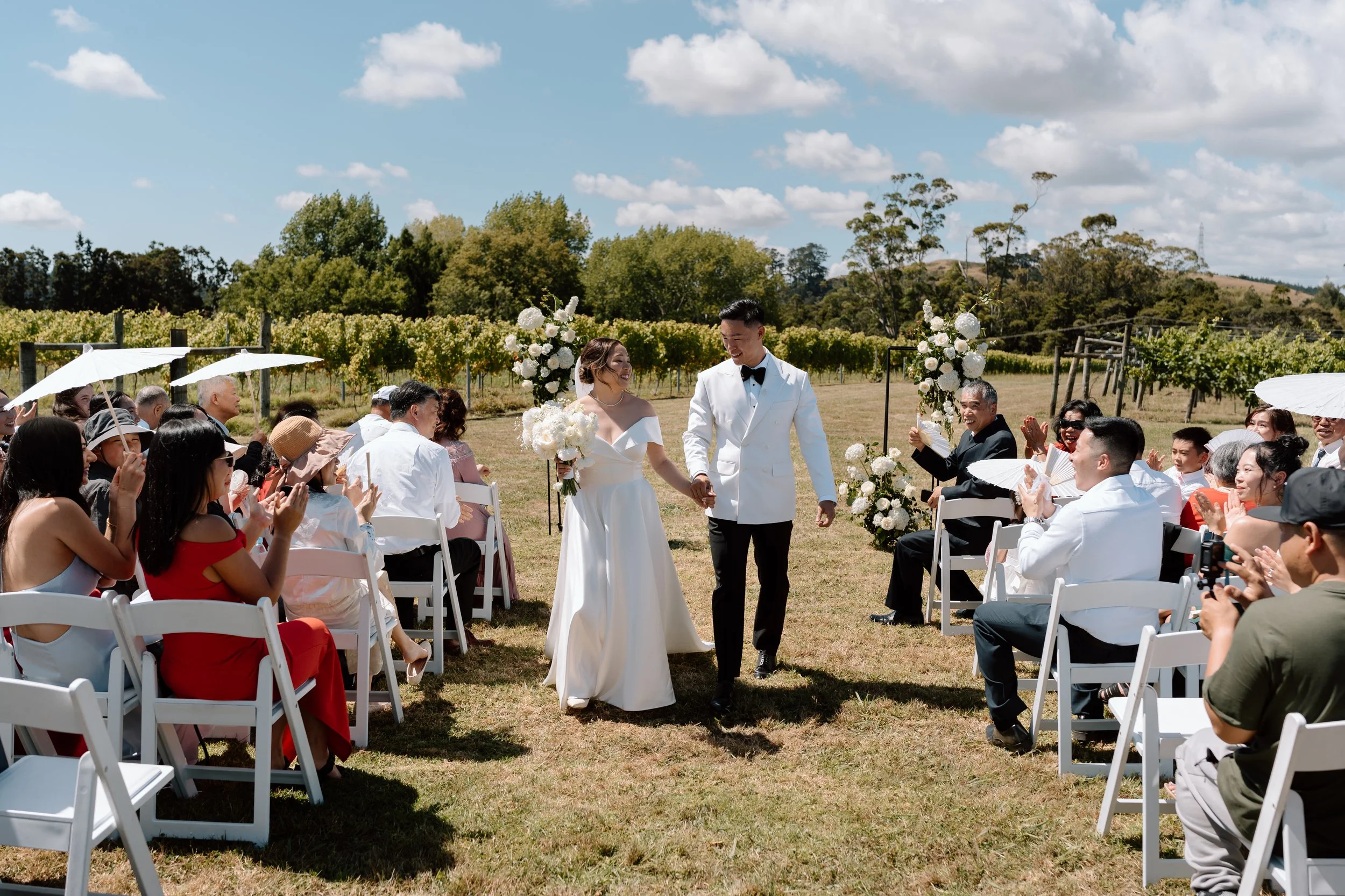 Mikki+Emily_Hunting-Lodge-Auckland-Wedding-Photographer96.jpg