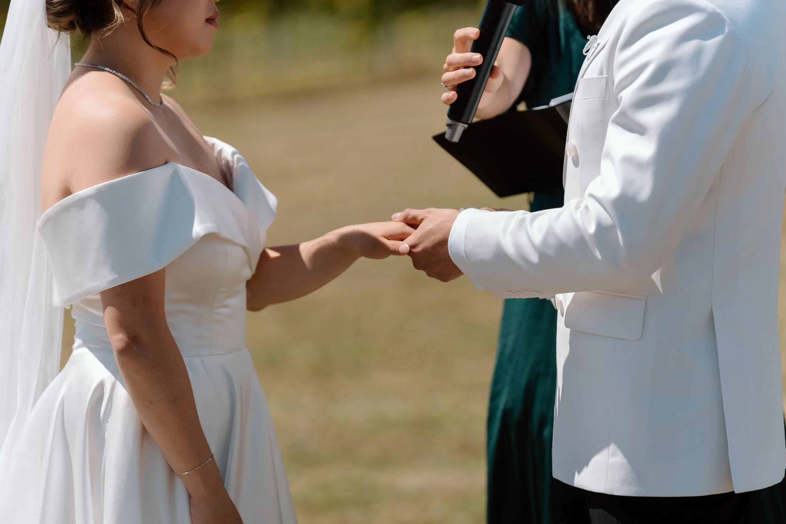 Mikki+Emily_Hunting-Lodge-Auckland-Wedding-Photographer88.jpg