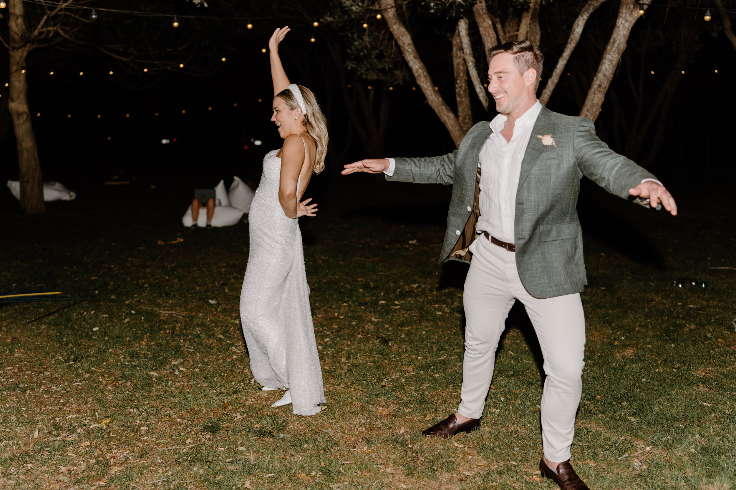 MAN-O'-WARN-WEDDING-WAIHEKE-ISLAND-PHOTOGRAPHER-AARON-COURTNEY120.jpg
