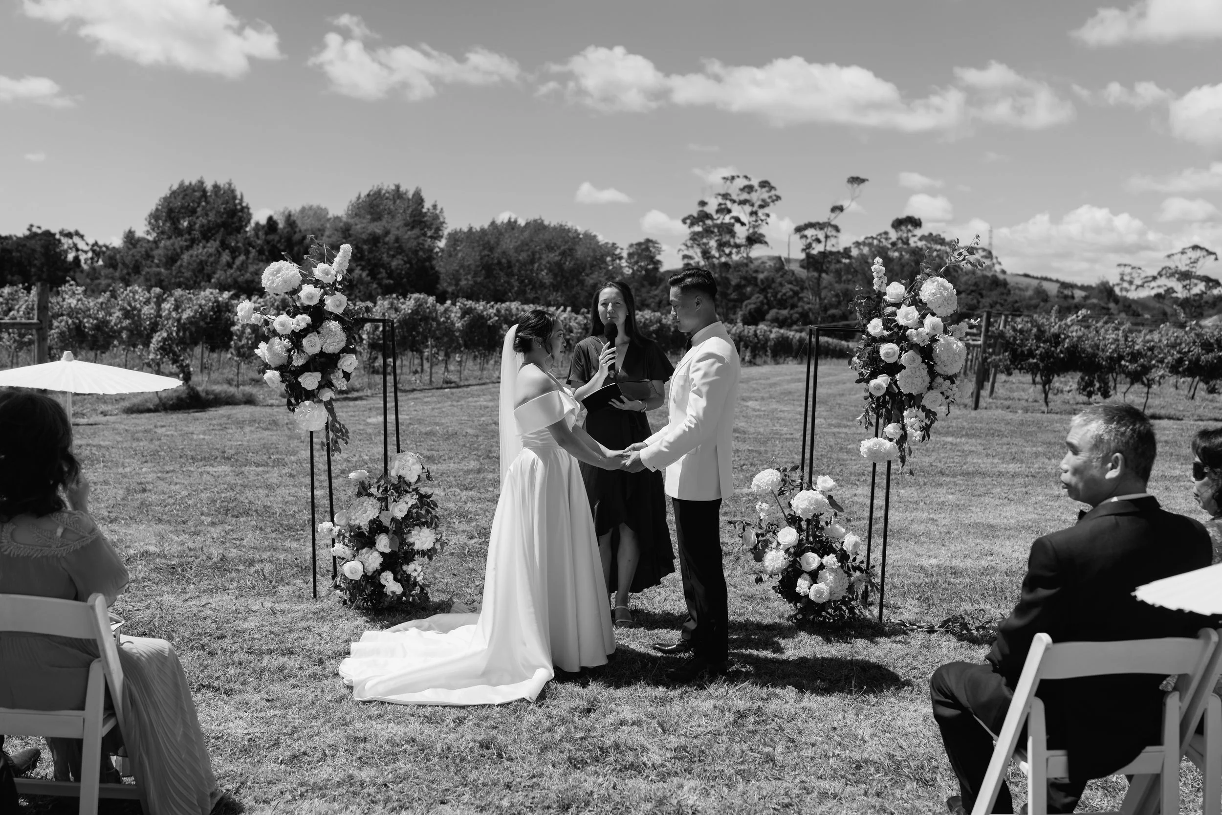 Mikki+Emily_Hunting-Lodge-Auckland-Wedding-Photographer70.jpg