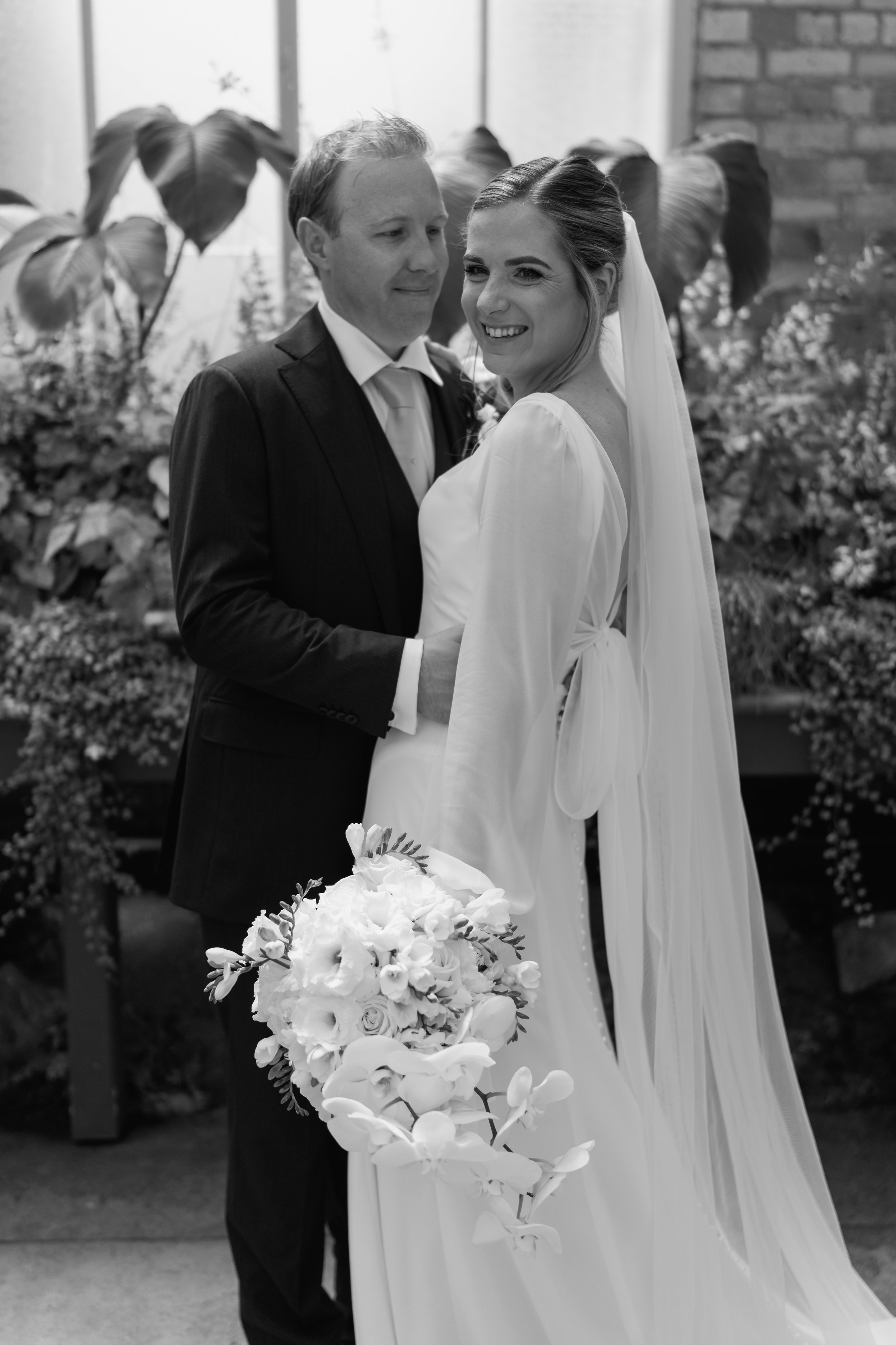 Hannah&Ben-PAX-Resturant-Auckland-City-Wedding-Photographer62.jpg