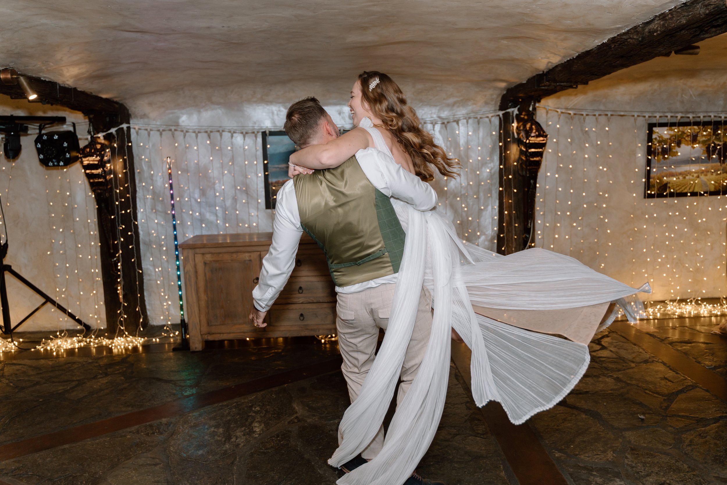 Helena+Gavin-Stoneridge-Estate-Queenstown-Wedding-Photographer199.jpg