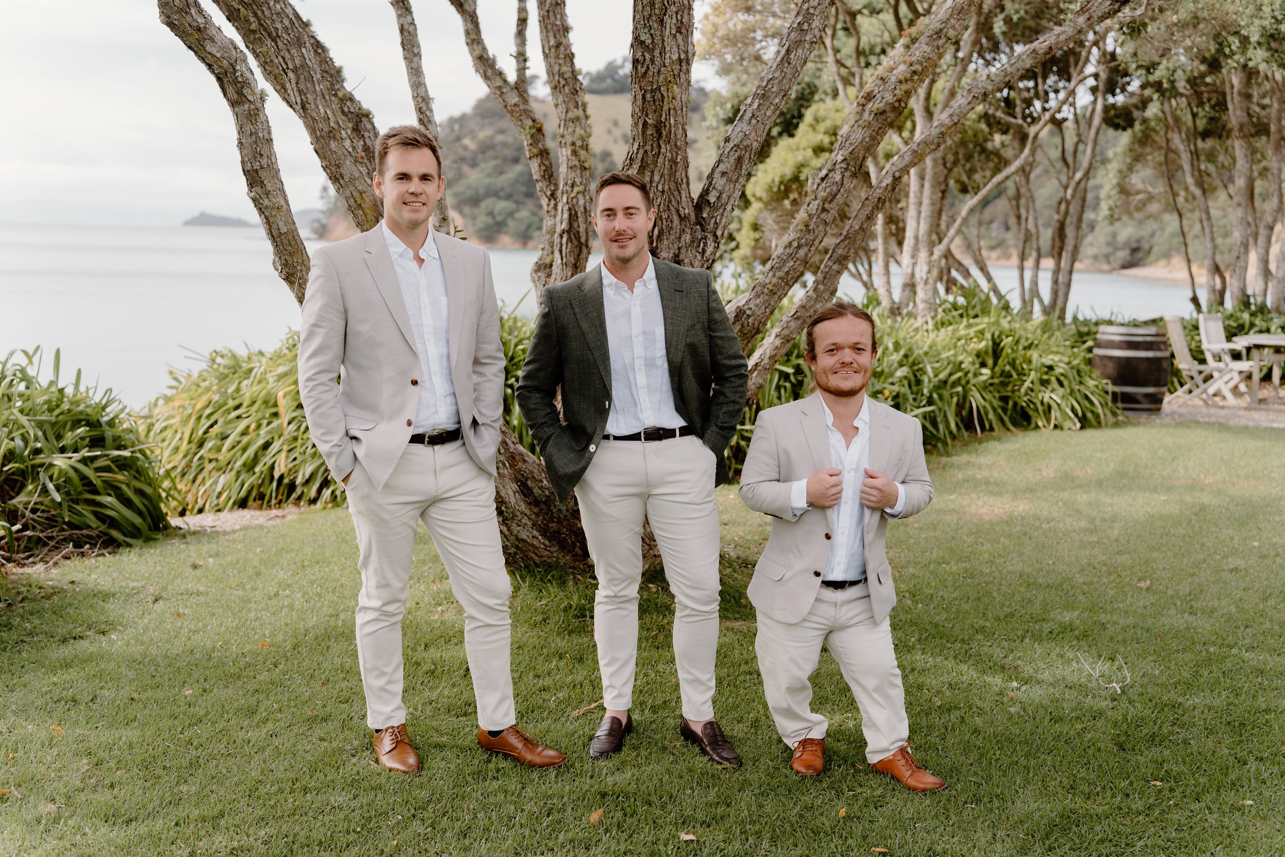 MAN-O'-WARN-WEDDING-WAIHEKE-ISLAND-PHOTOGRAPHER-AARON-COURTNEY19.jpg